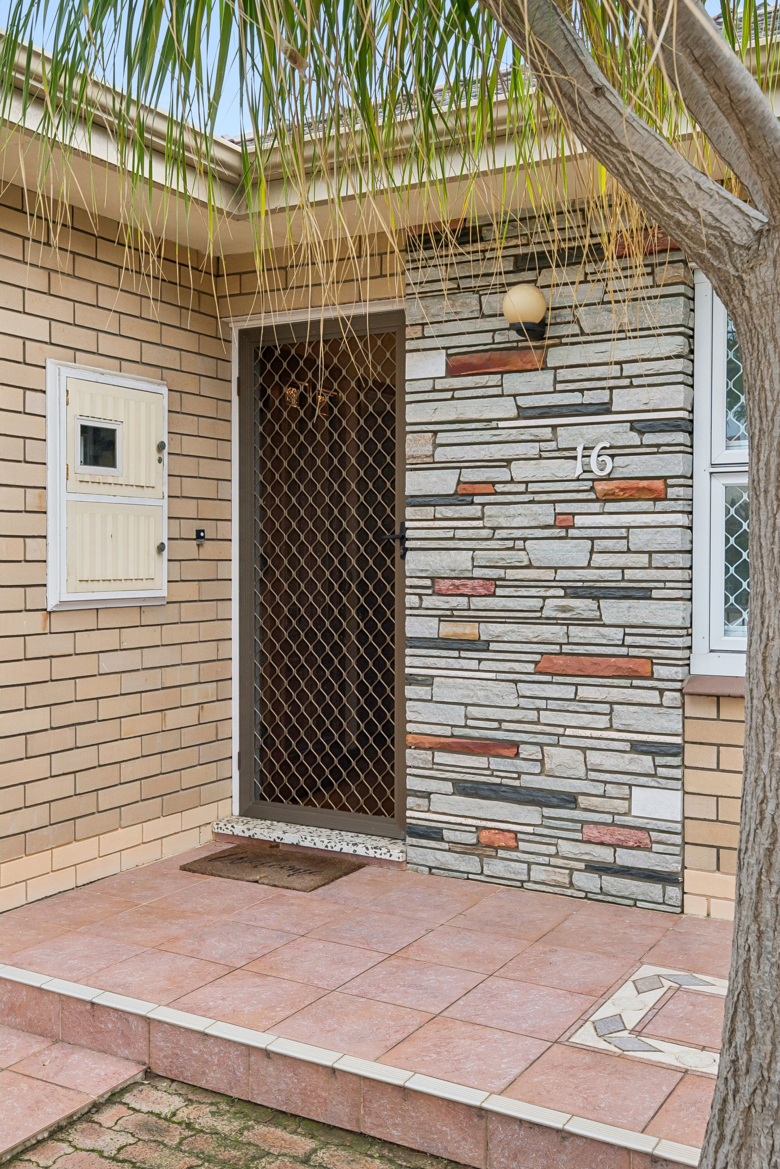 16 Stevens Street — photo 4 of 30