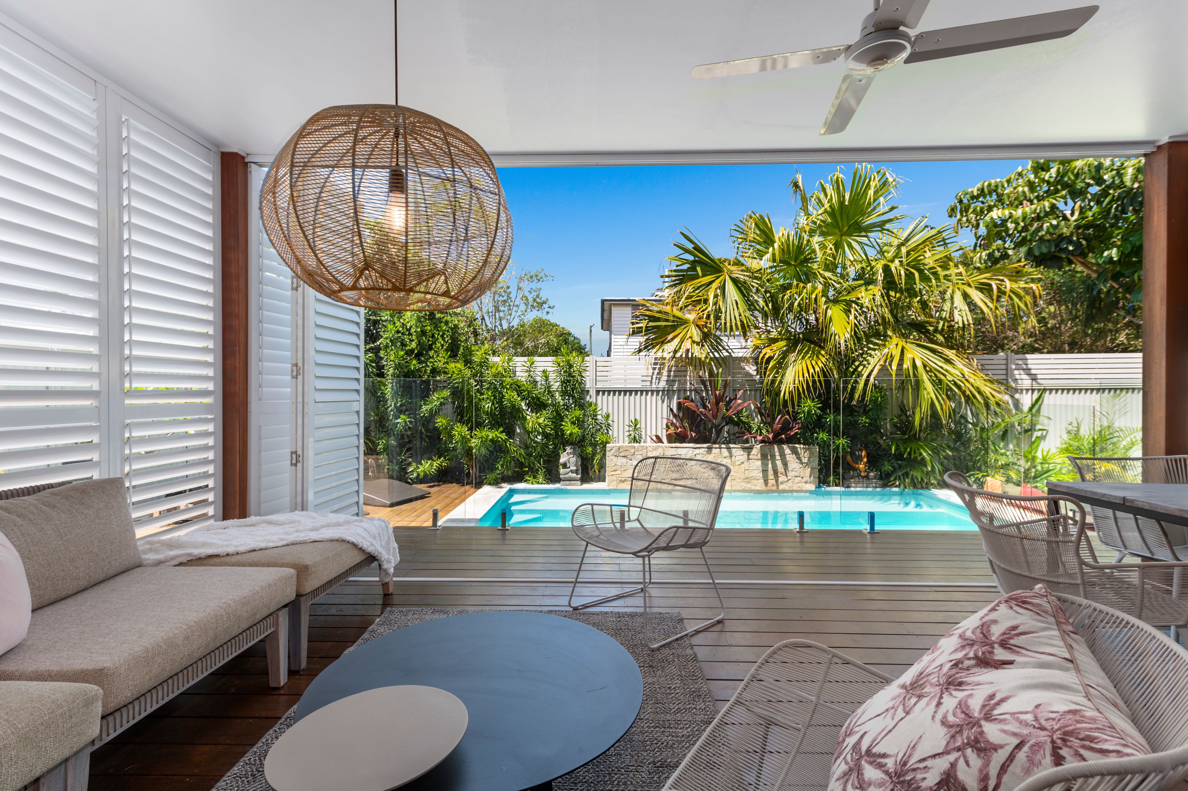 11 Clinton Avenue, Burleigh Waters, QLD 4220