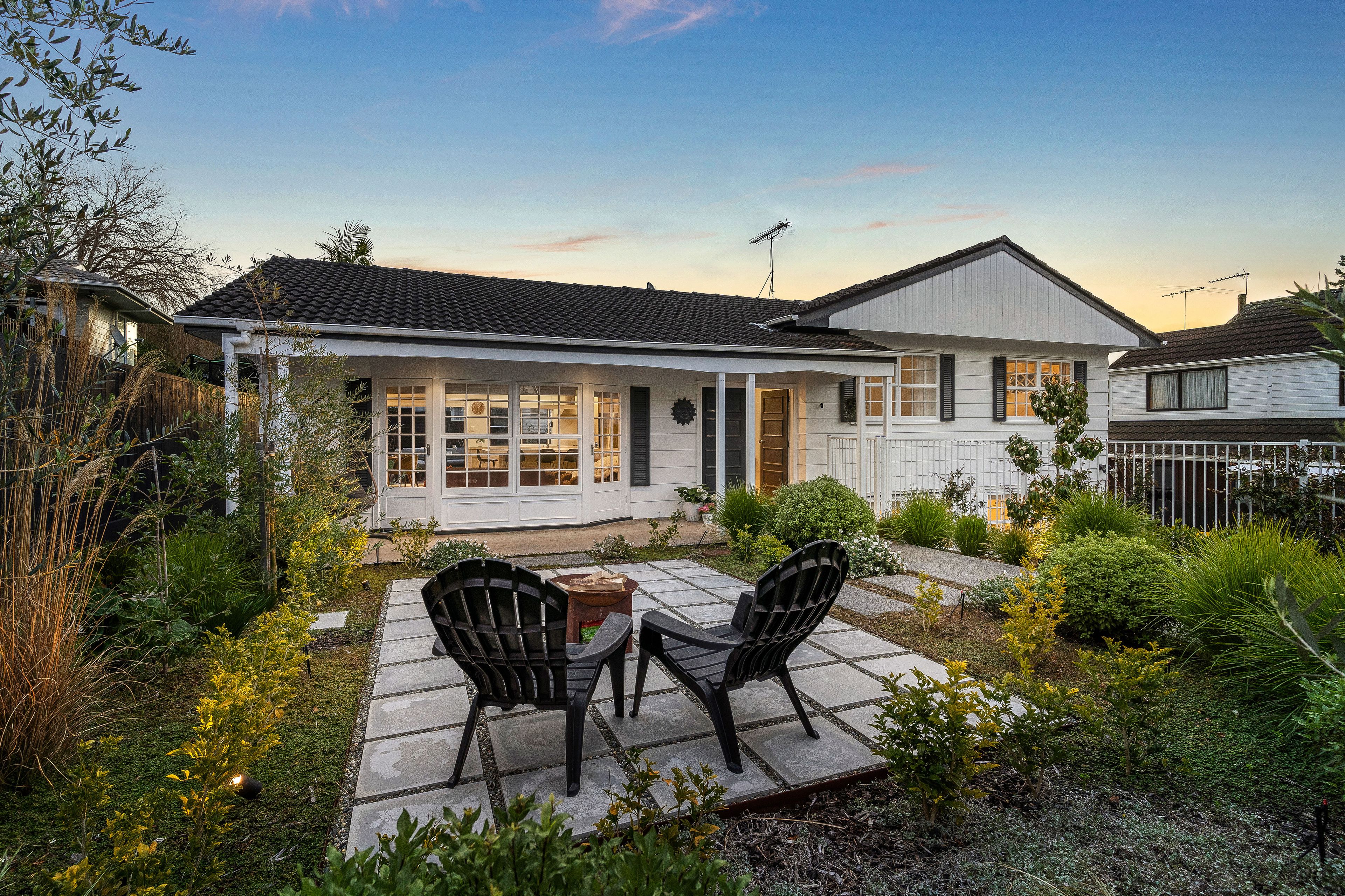 16 Pickwick Parade, Mellons Bay, Manukau City