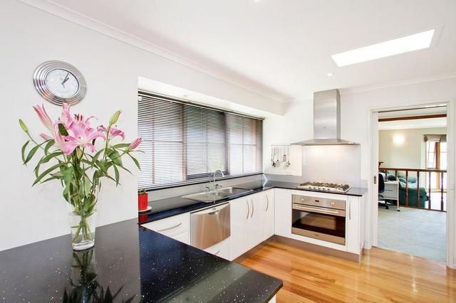 19 Sheeran Crescent, Lara, VIC 3212