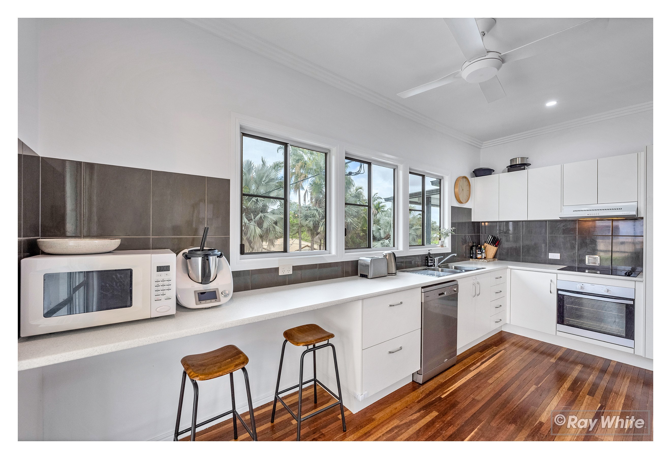 10 Beaconsfield Terrace, The Range, QLD 4700