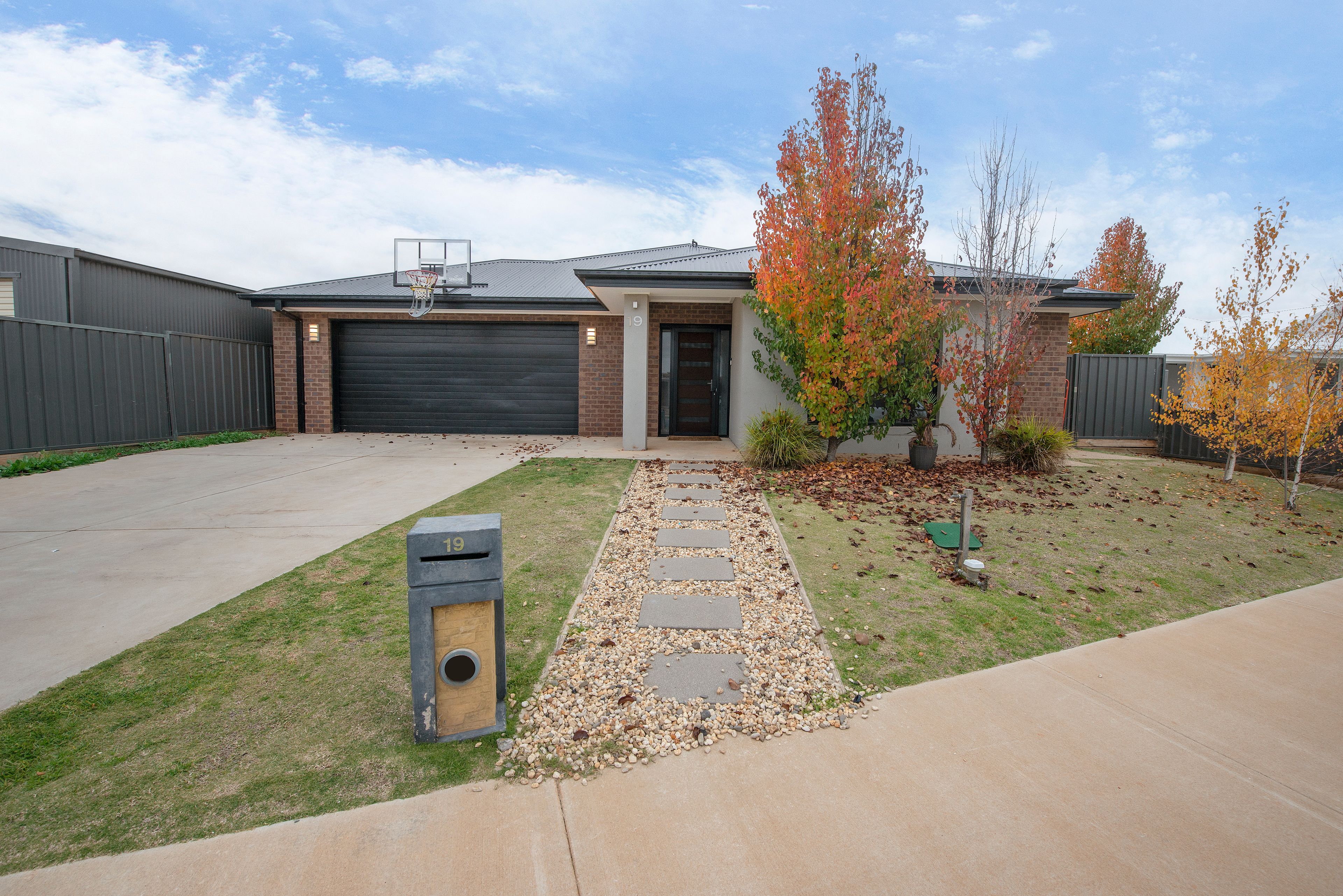 19 Sandalwood Aveune, Swan Hill, VIC 3585 Sold House Ray White Swan Hill