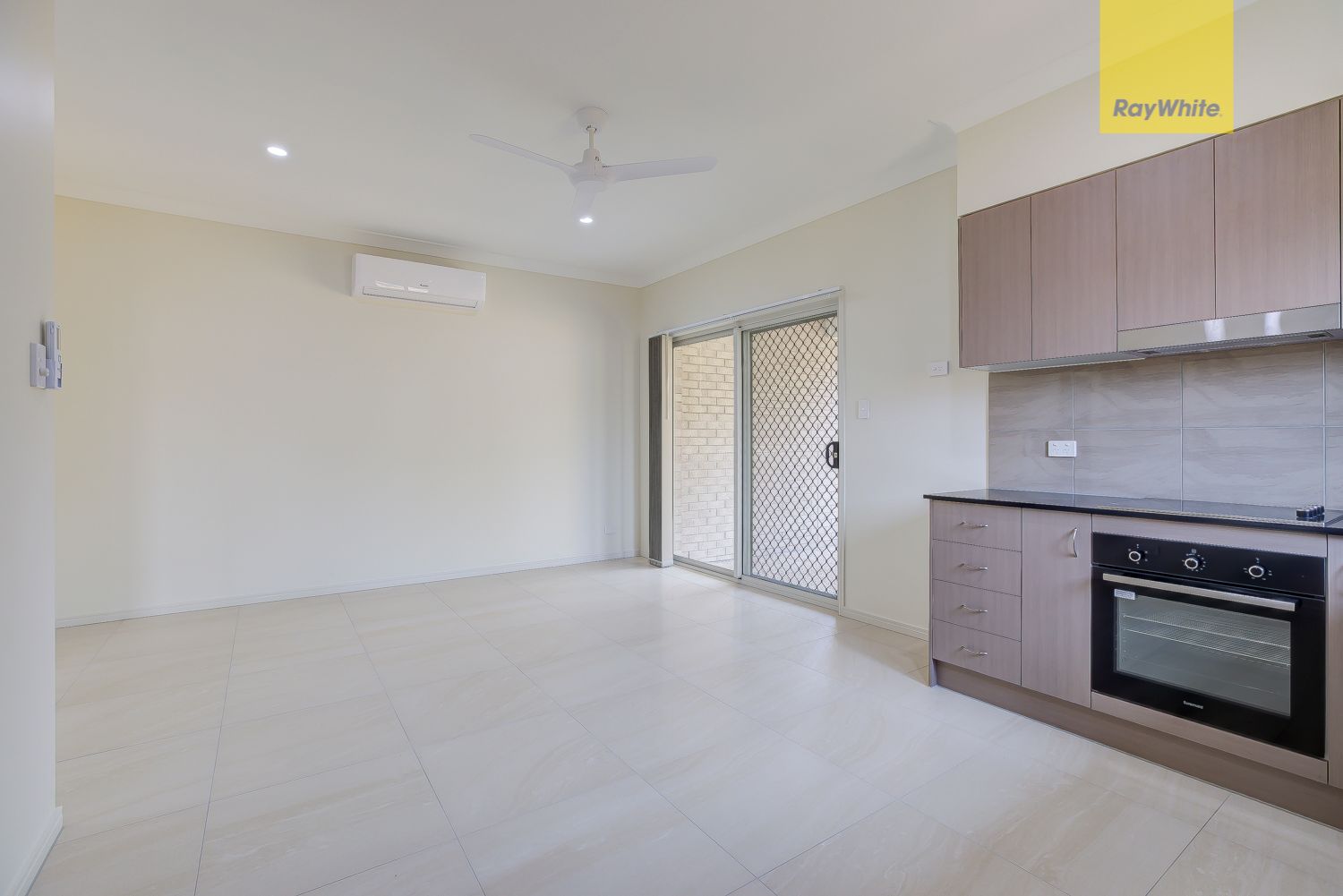 2/16 Sunrise Court, Loganlea, QLD 4131