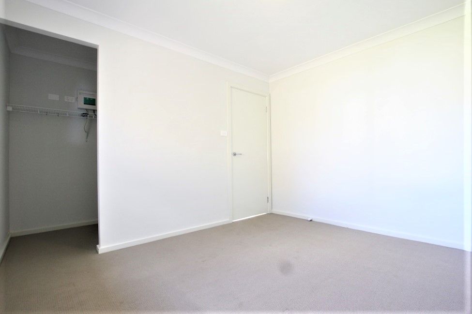 7B Salmon Street, Oran Park, NSW 2570