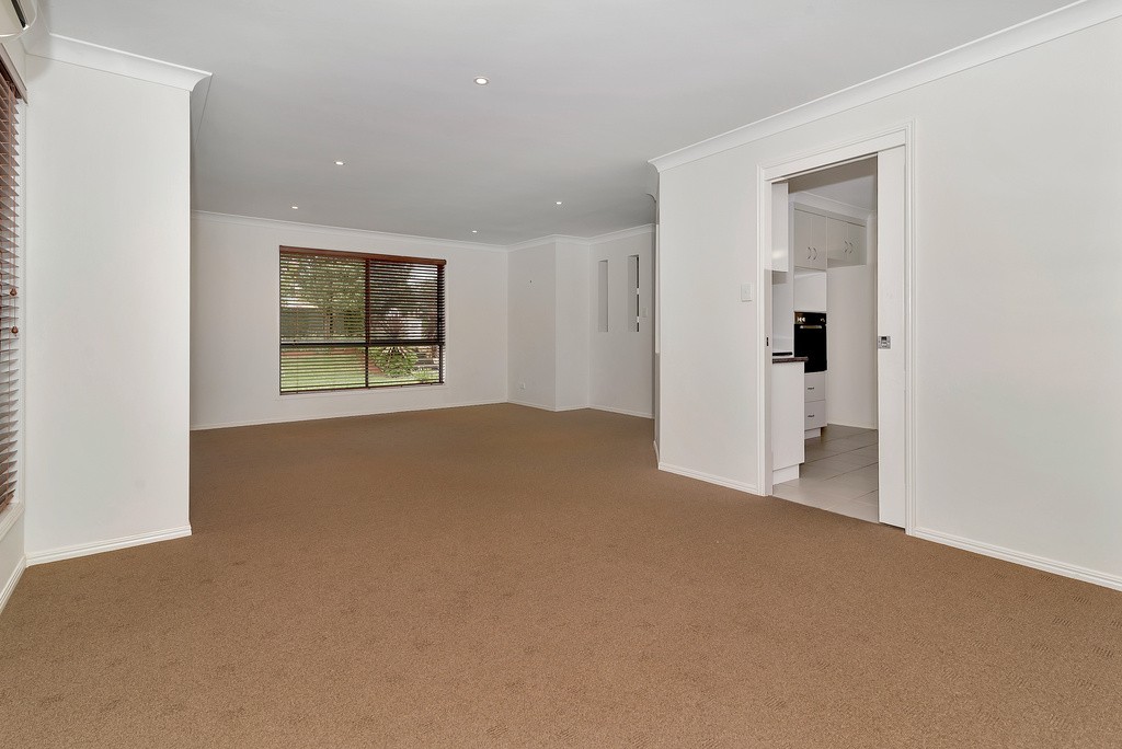 35 Bouganvillea Drive, Middle Ridge, QLD 4350
