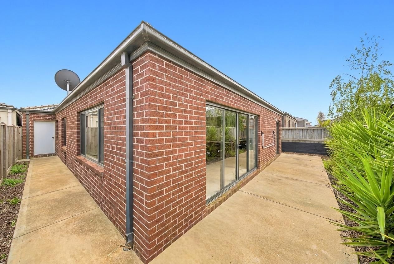 242 Duff Street — photo 18 of 19