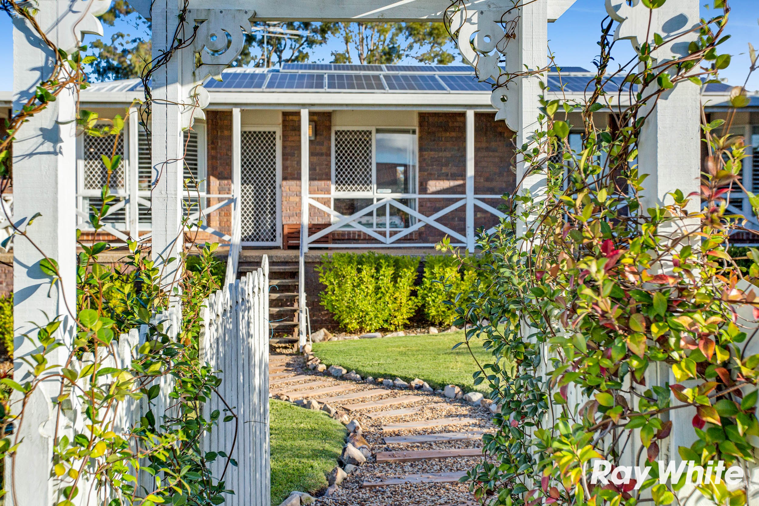 11 Ivanhoe Drive, Bethania, QLD 4205