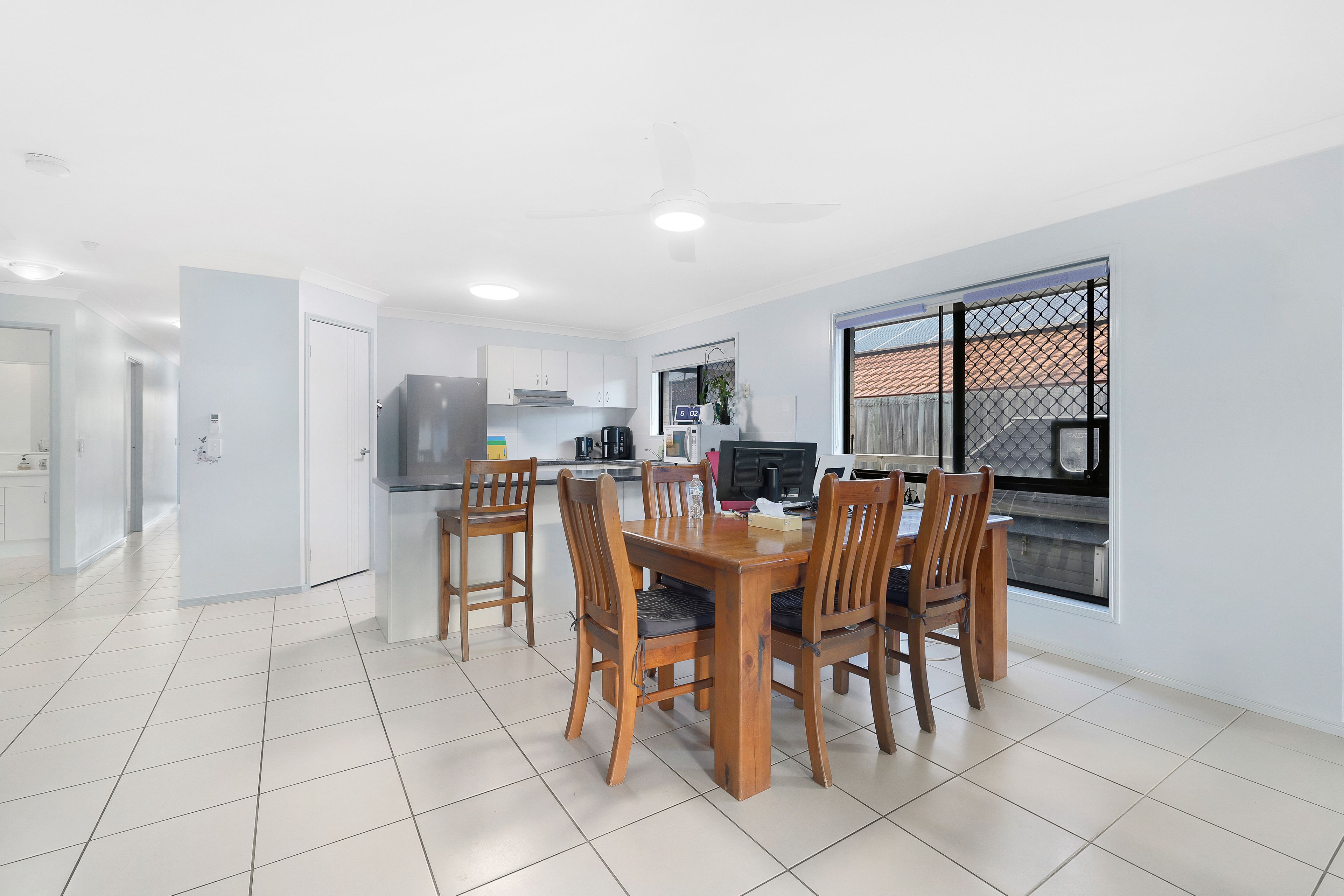 25 Ludlow Crescent — photo 3 of 27