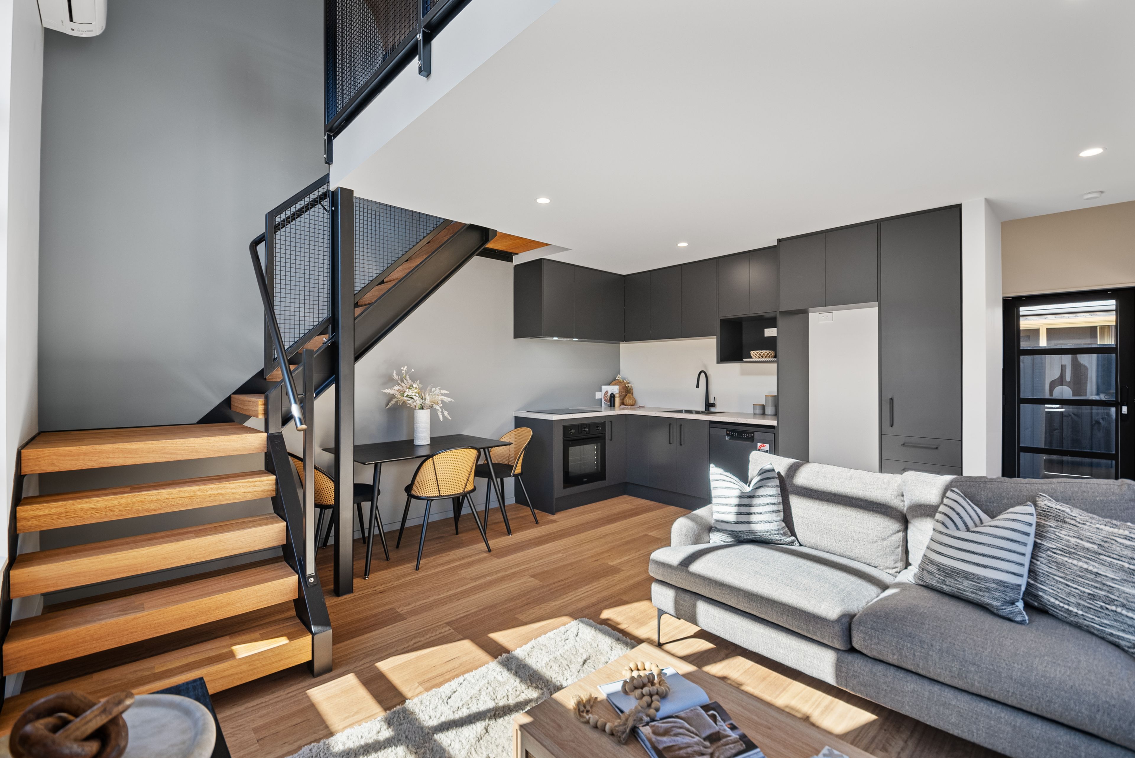 4/31 Division Street, Riccarton, Christchurch City 8041 - Sold ...