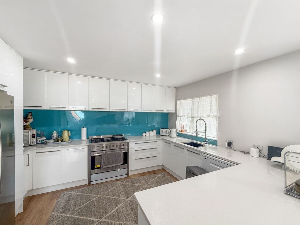 10 Regis Park Drive, Pukekohe, Franklin