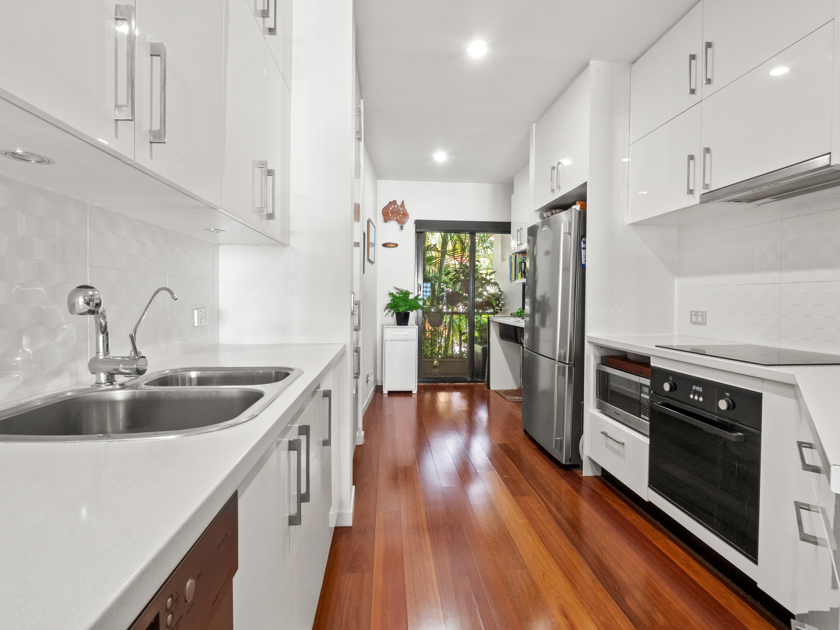 D8/1 Great Hall Drive, Miami, QLD 4220