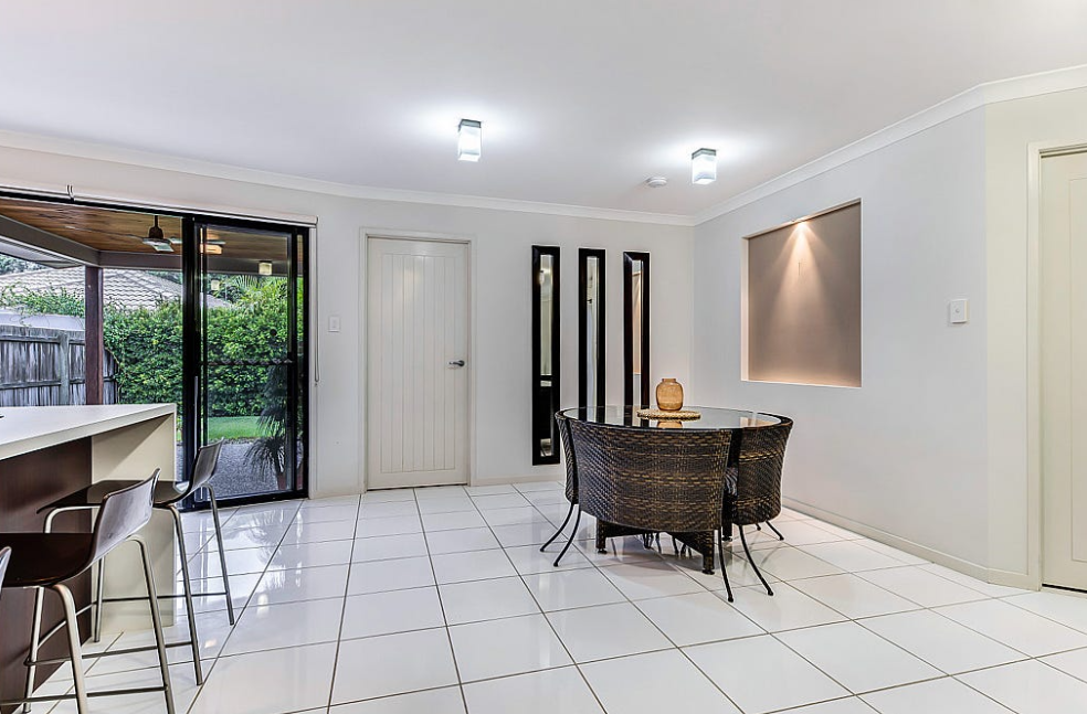 13 Ribbonwood Street — photo 5 of 14