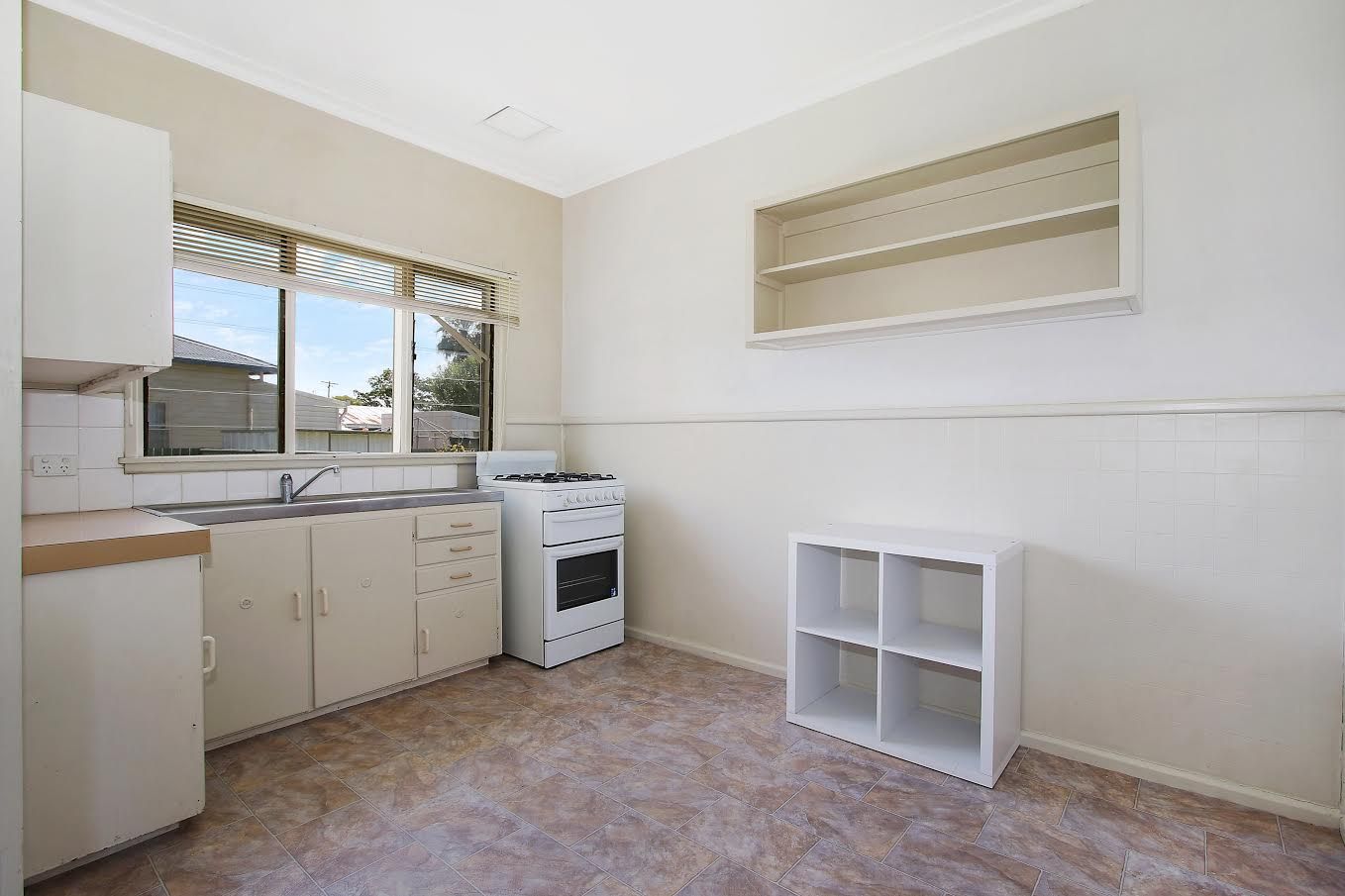 1/420 Parnall Street, Lavington, NSW 2641