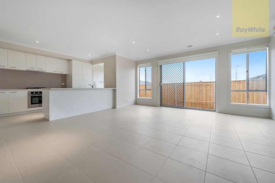 17 Kenora Way, MICKLEHAM, VIC 3064