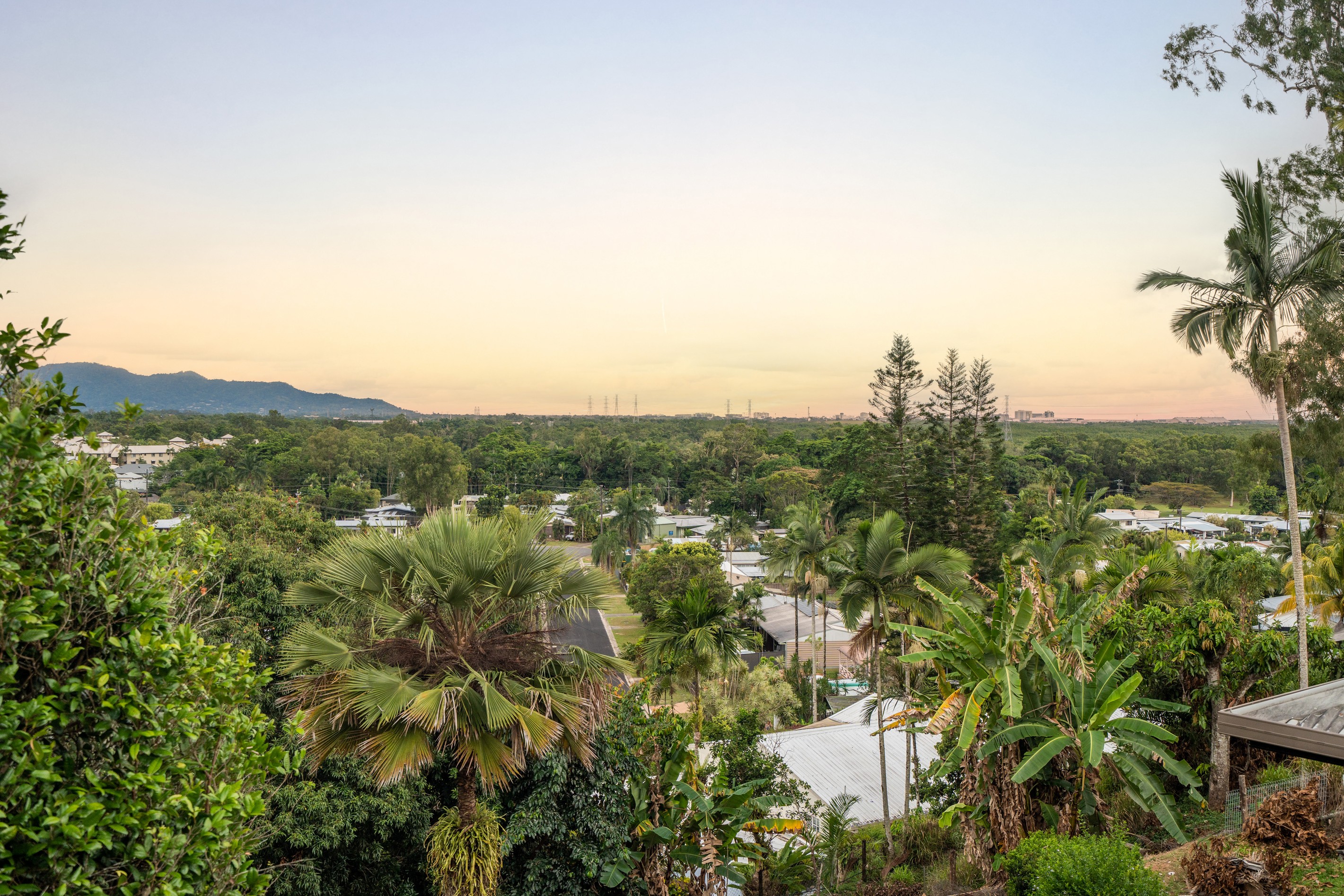 20 Travolta Close, White Rock, QLD 4868