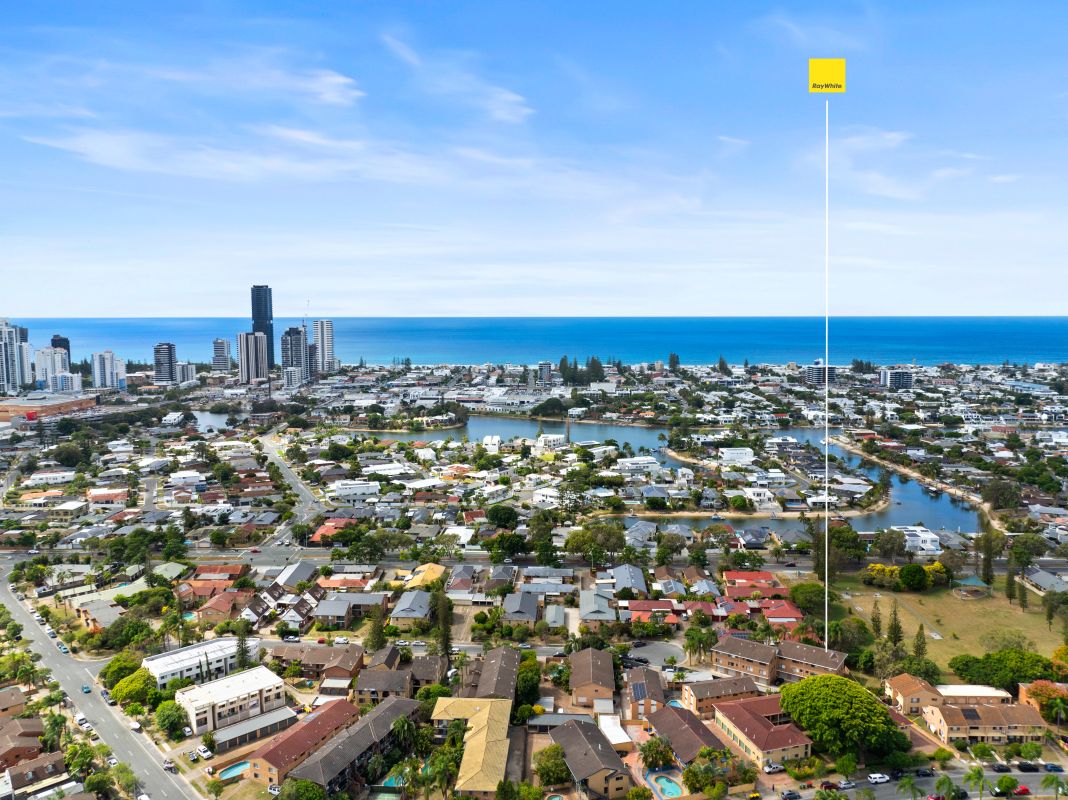 4/13 Christina Court, Mermaid Waters, QLD 4218