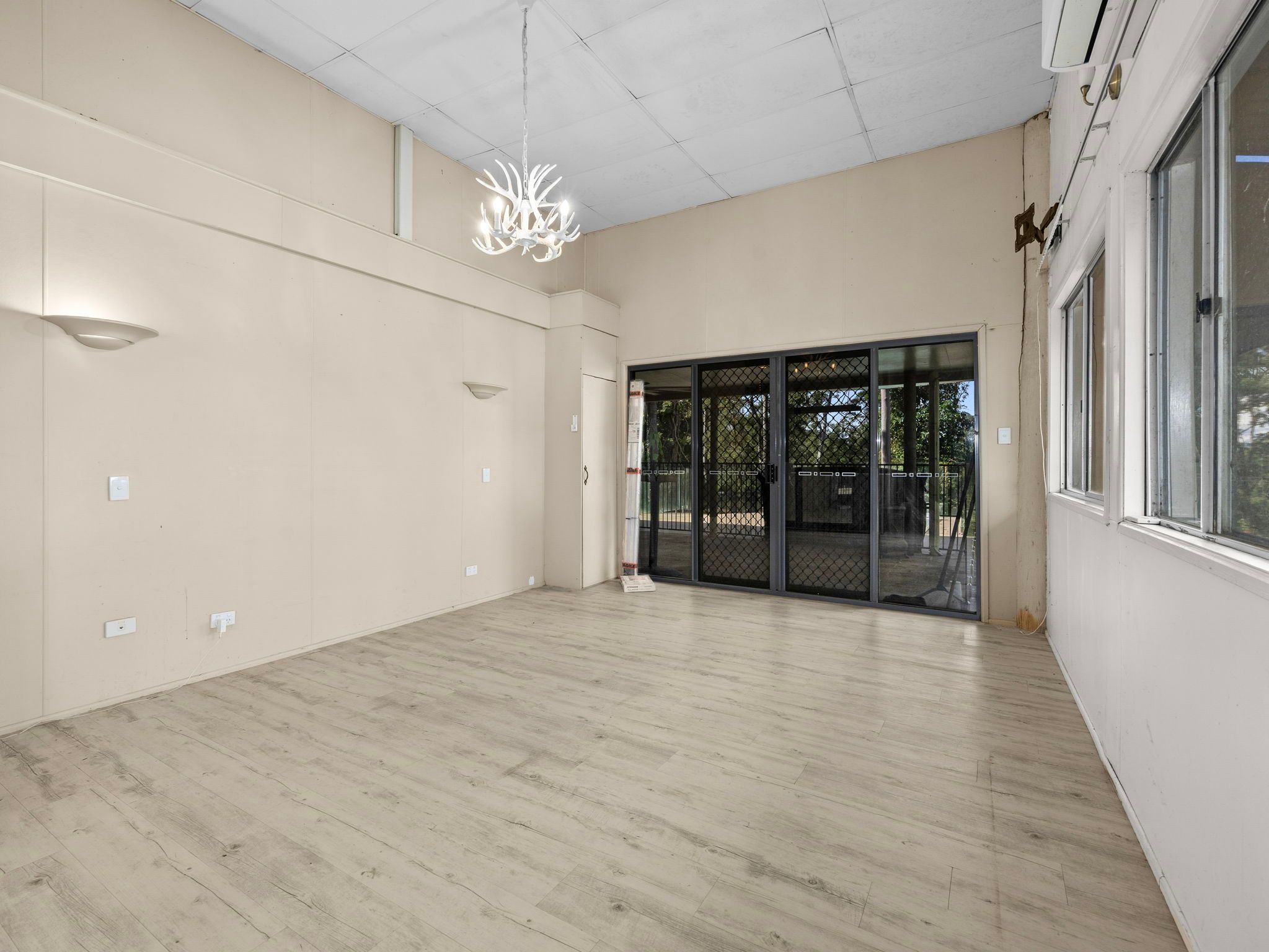 156 Cambridge Drive — photo 11 of 28