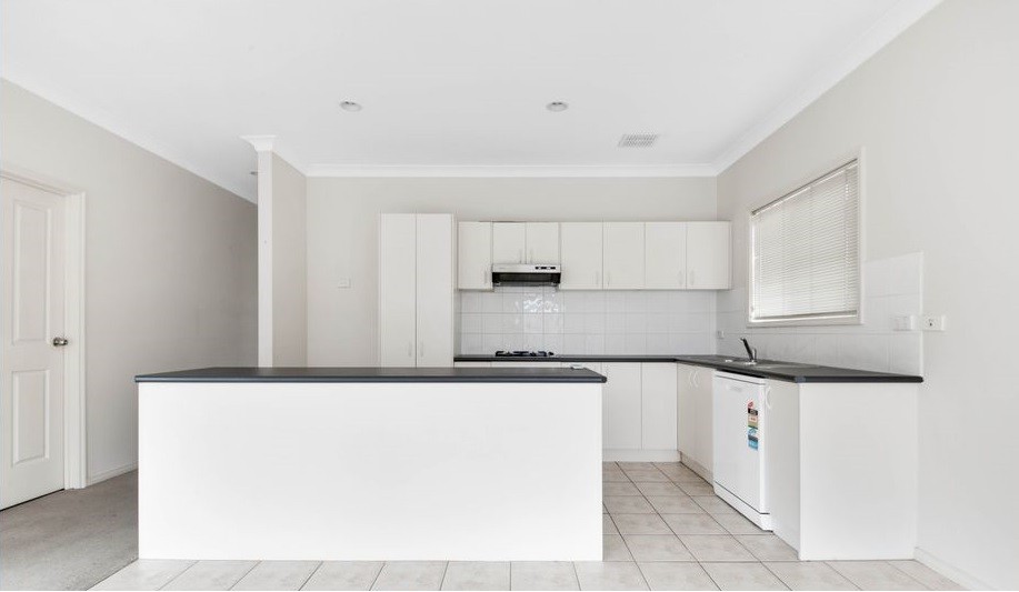 2/12 Grant Close, Berwick, VIC 3806