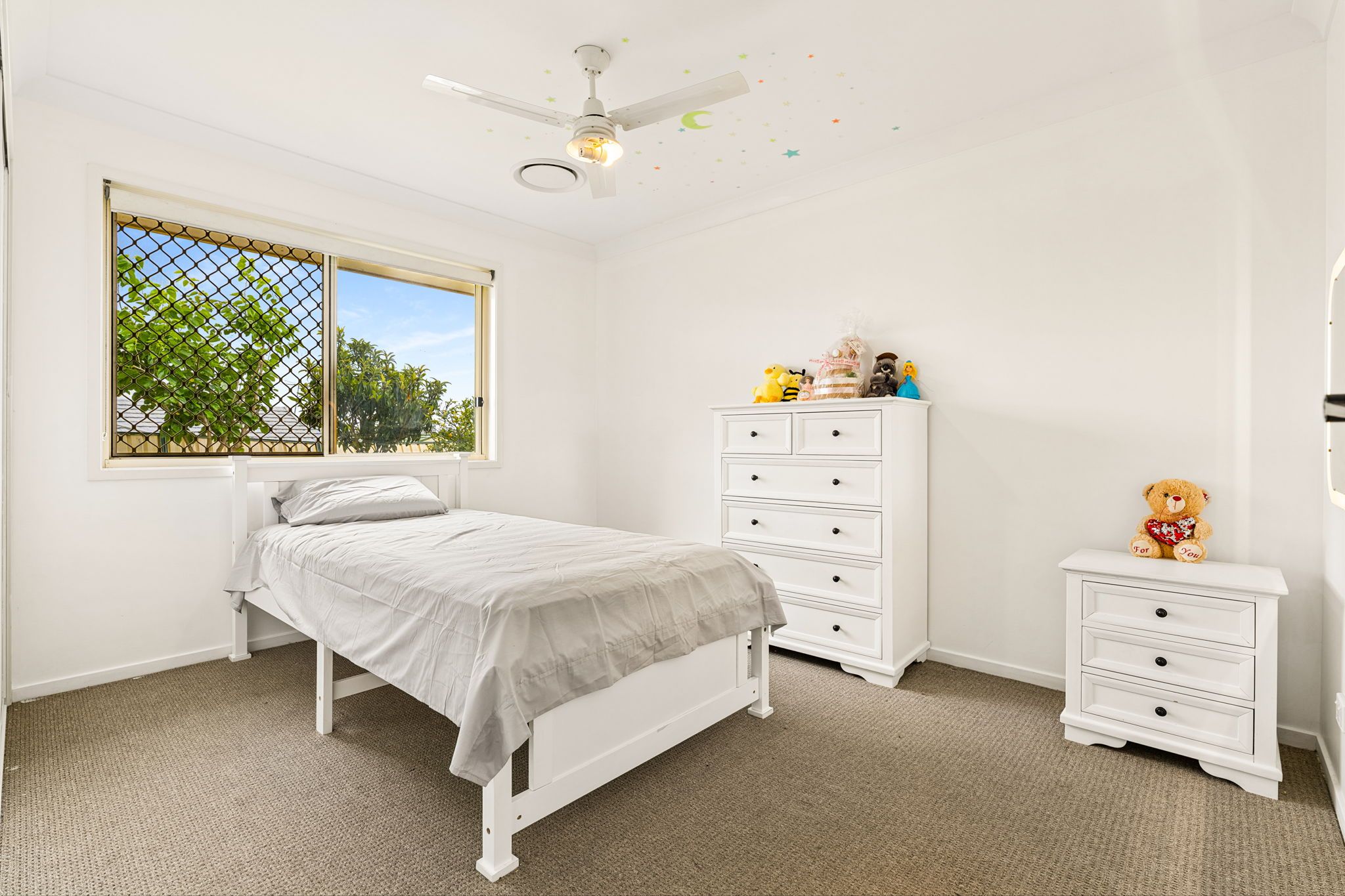 9 Ainslie Street — photo 12 of 22