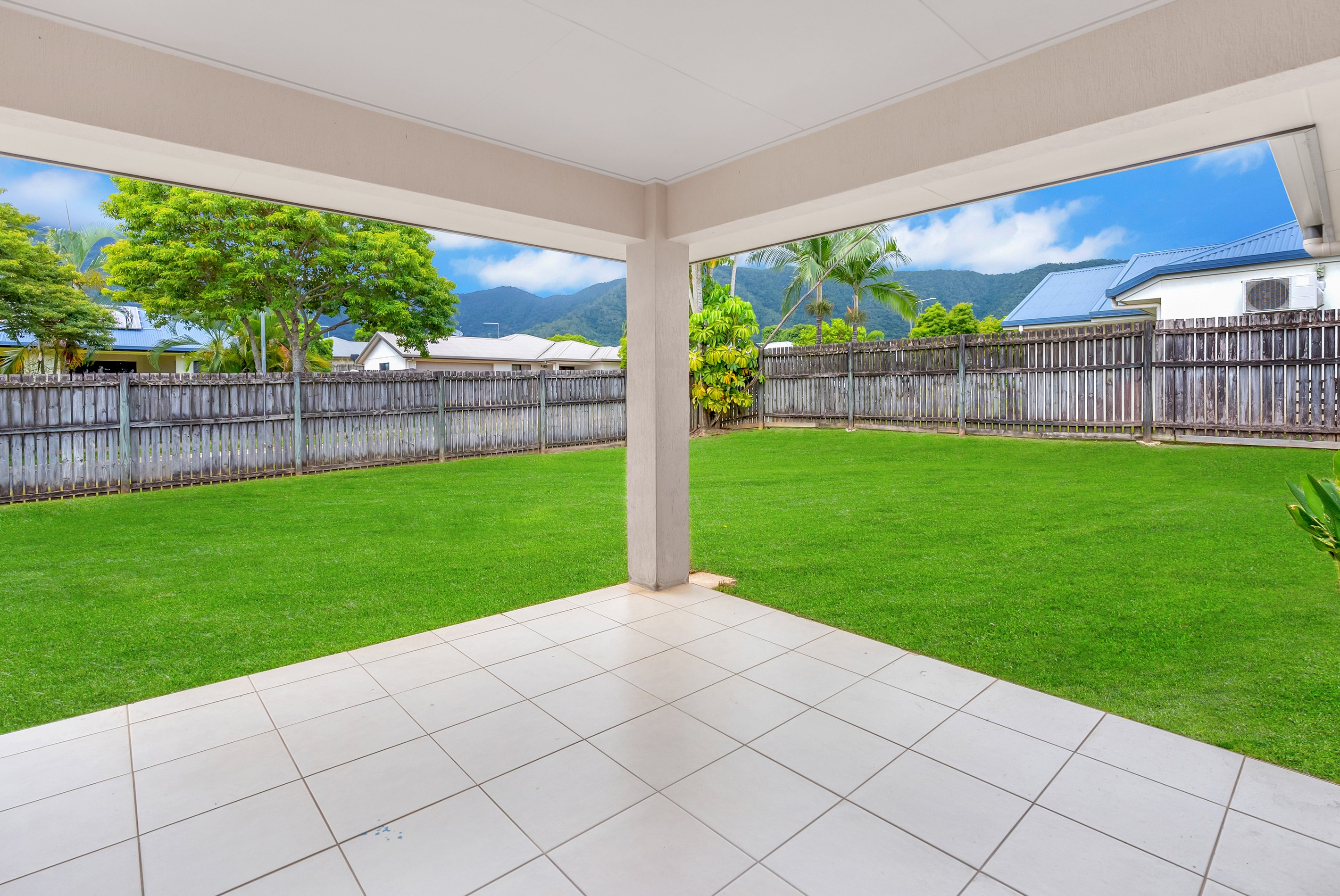 7 Cliffdale Street, Bentley Park, QLD 4869