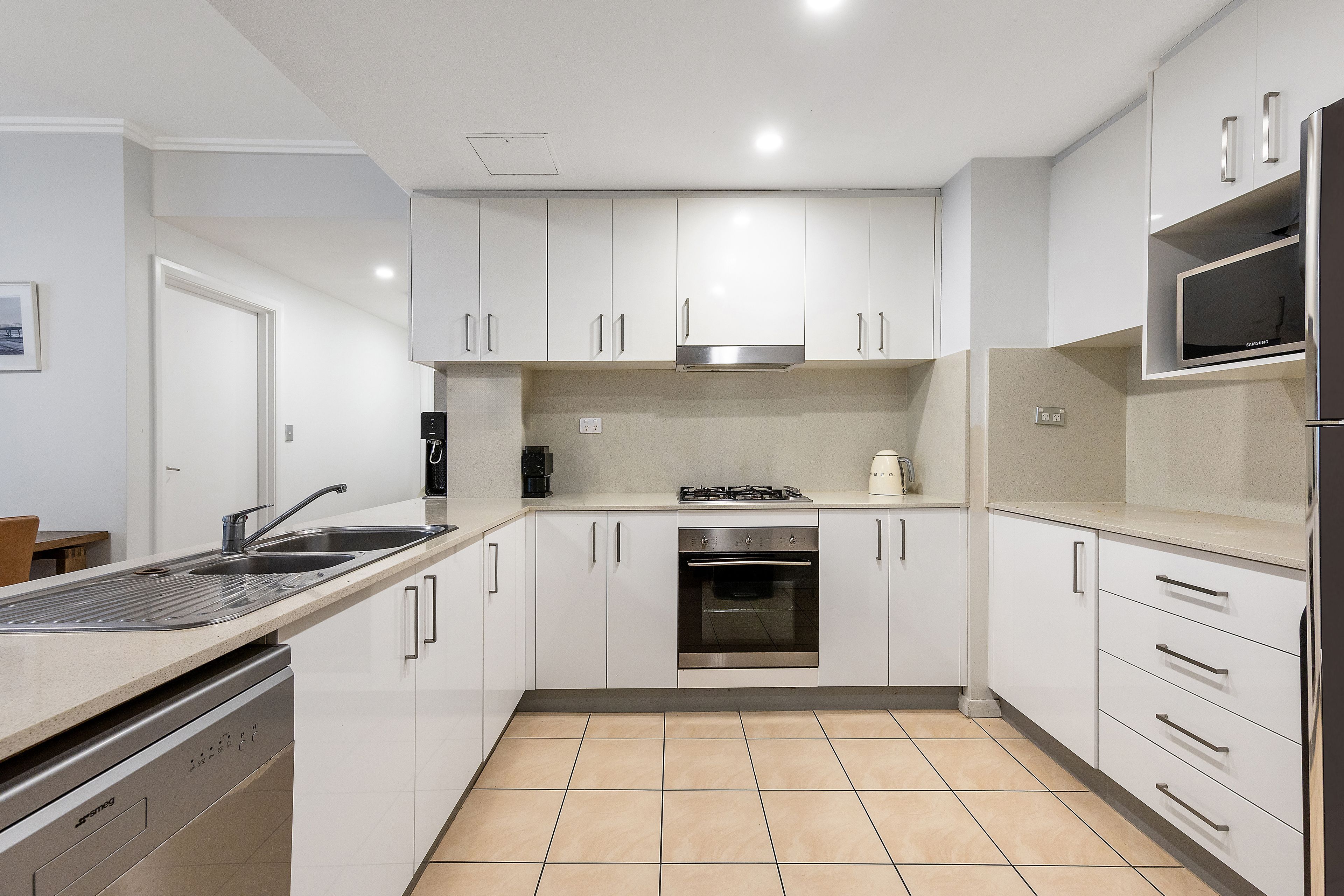 19/1215-1217 Pacific Highway — photo 3 of 7