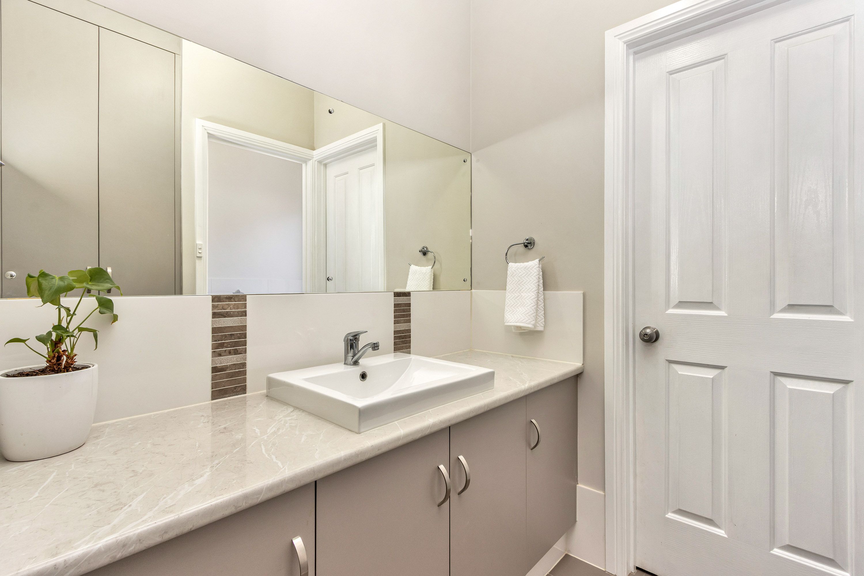 8 Clyde Court — photo 15 of 30