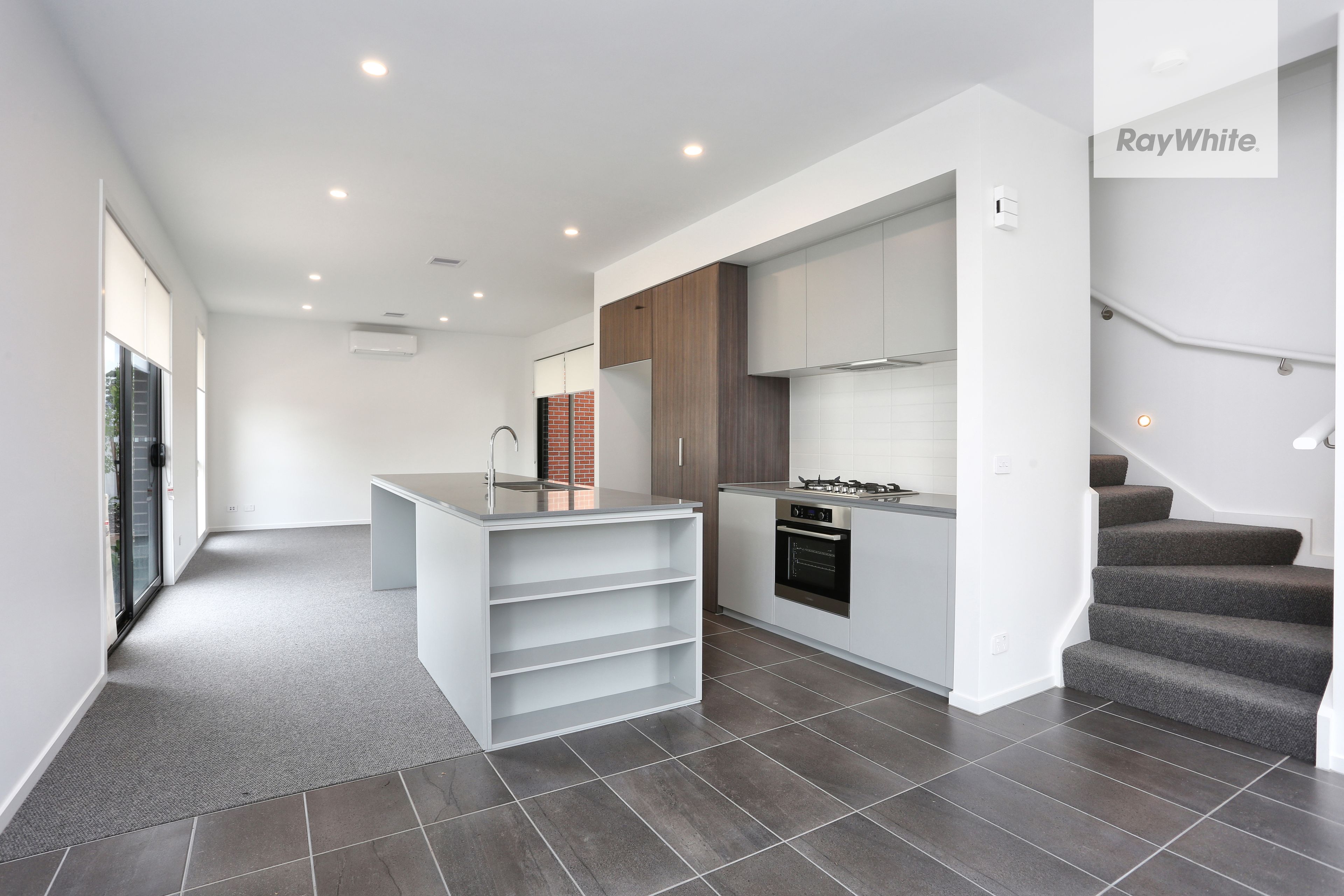 13 Oakden Crescent, St Albans, VIC 3021