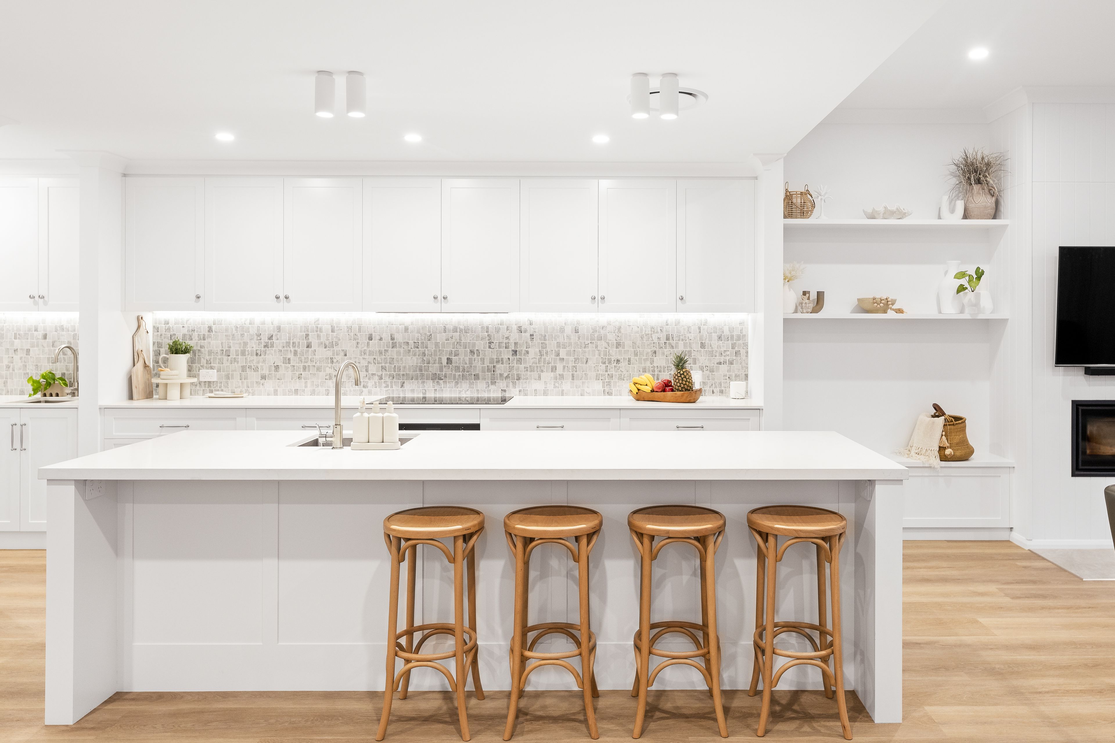 5 New Street, Mount Lofty, QLD 4350