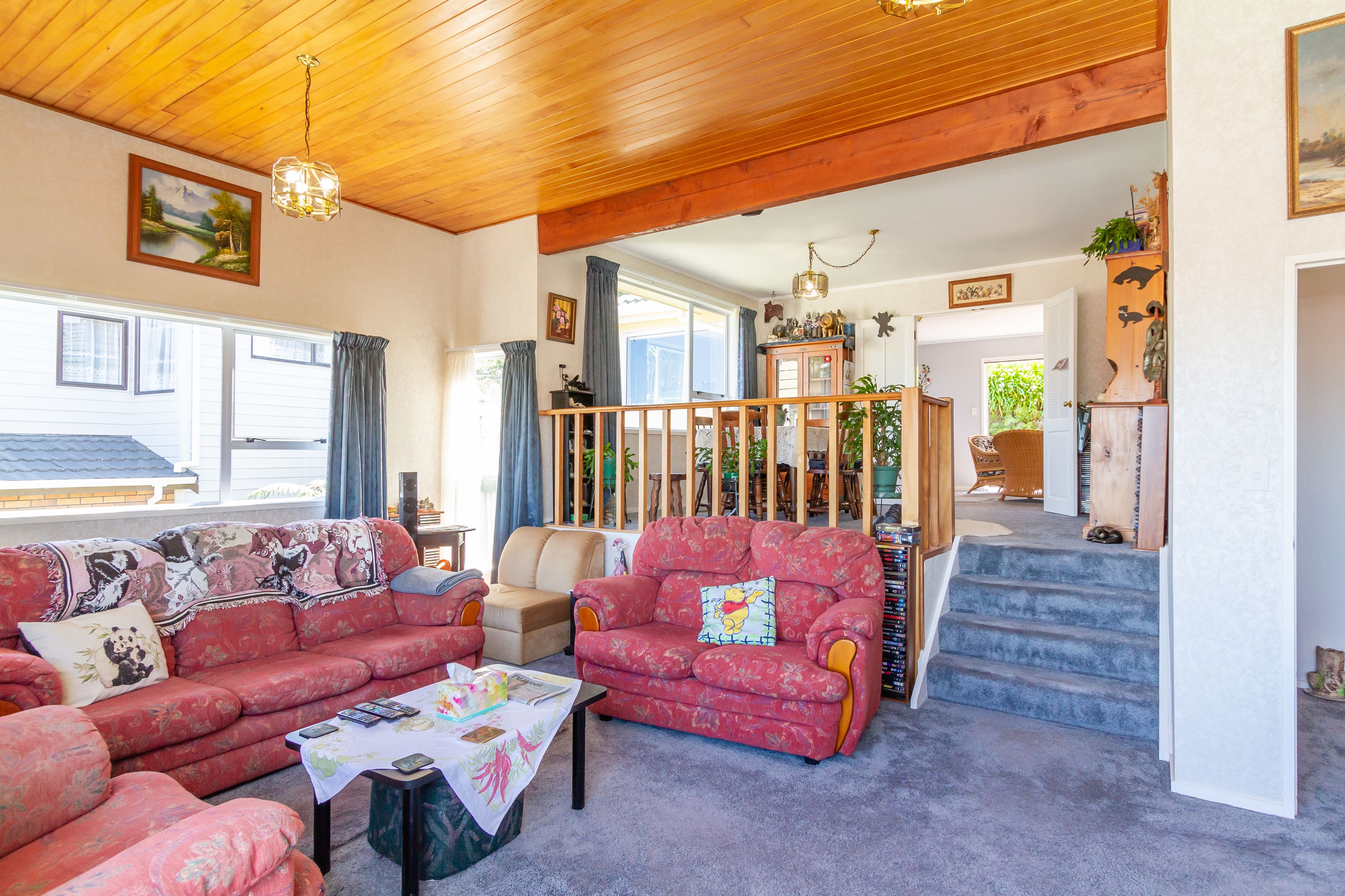 6 Ordley Grove, Tawa, Wellington City