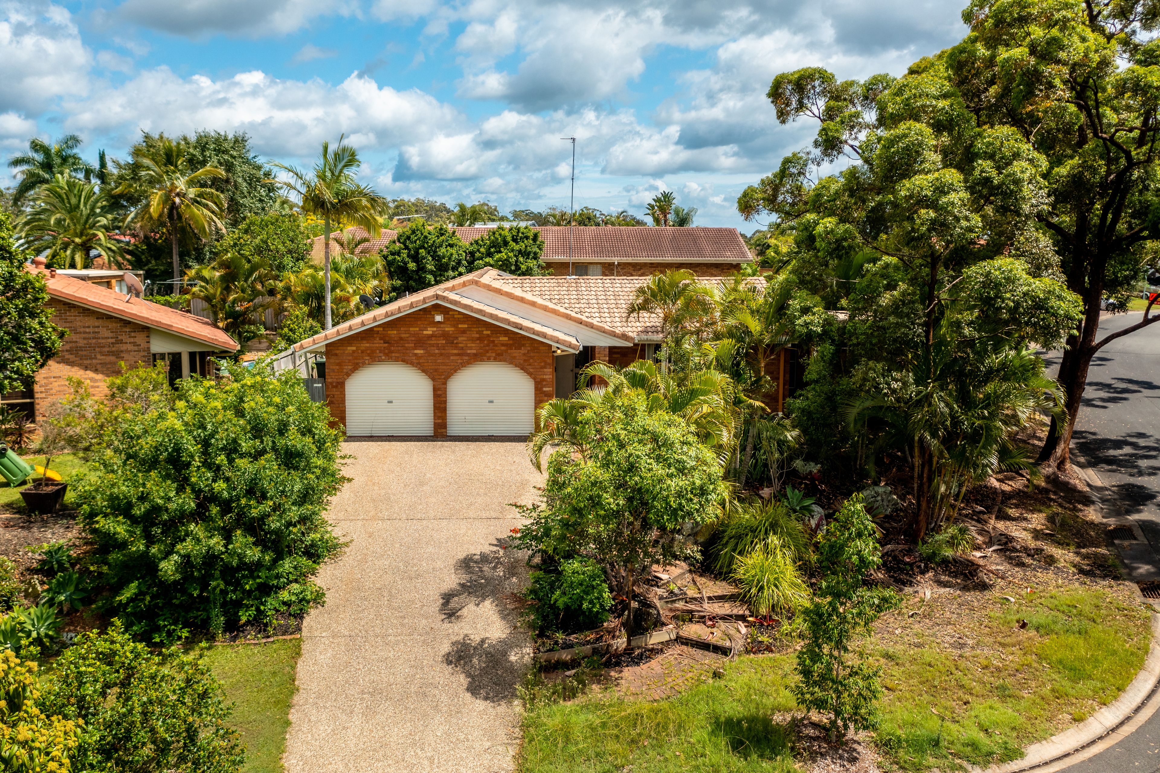 27 Pinnacle Court, Robina, QLD 4226