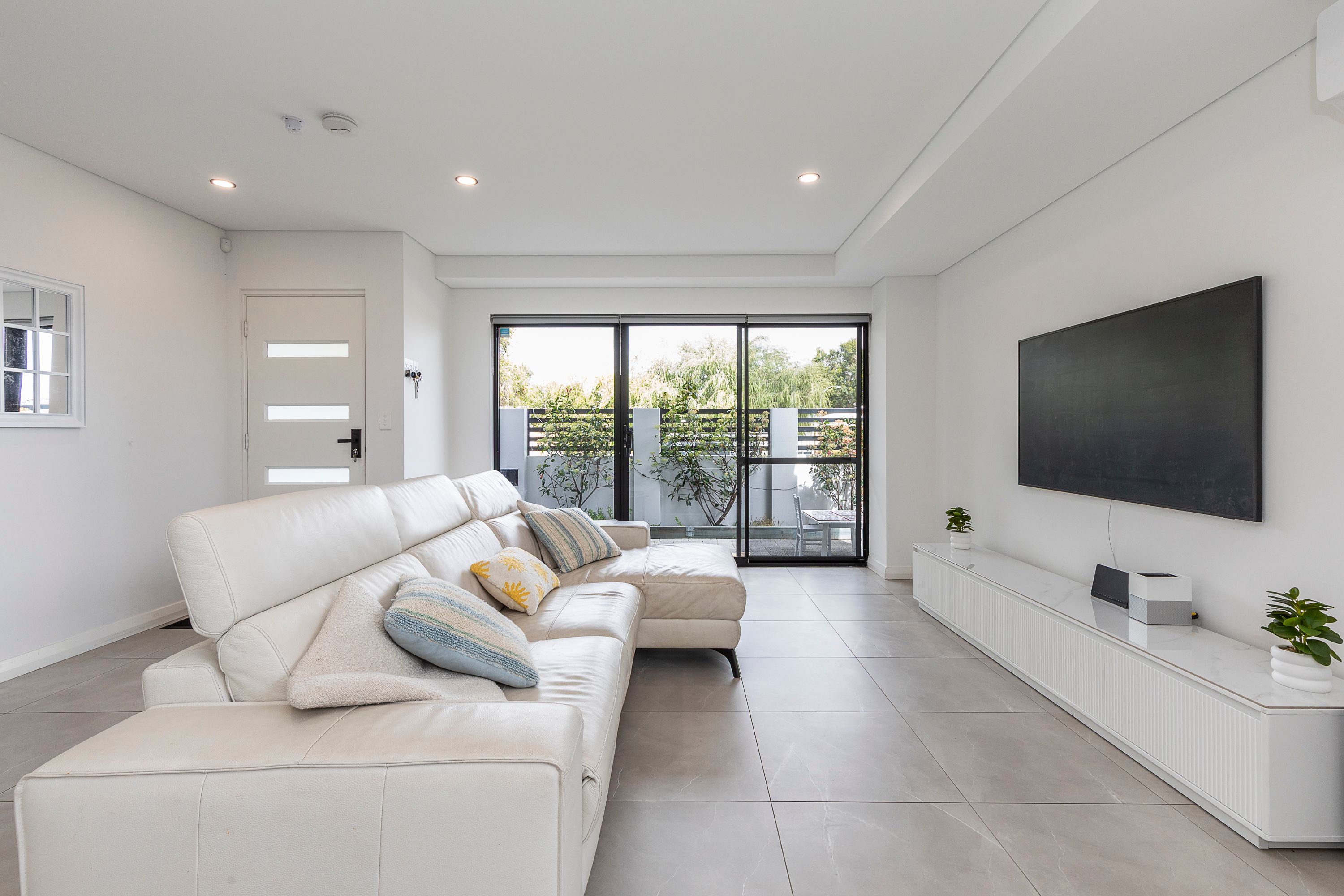 28 Leeder Street — photo 6 of 25