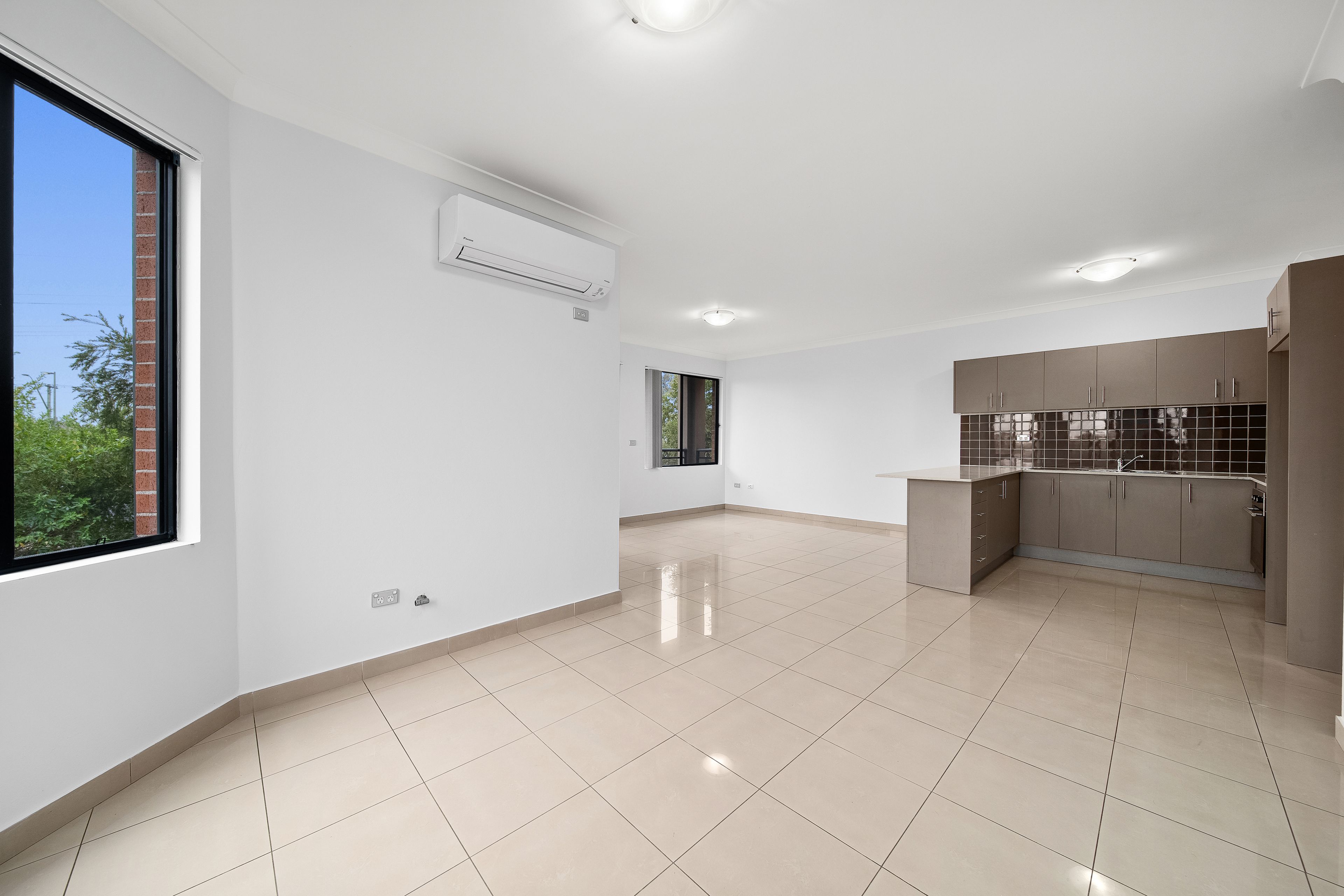 Unit 11/10-12 Wingello Street — photo 4 of 11
