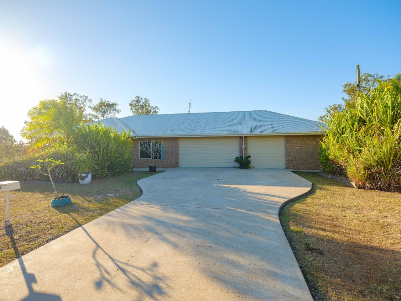 2 Rosewood Court, Southside, QLD 4570