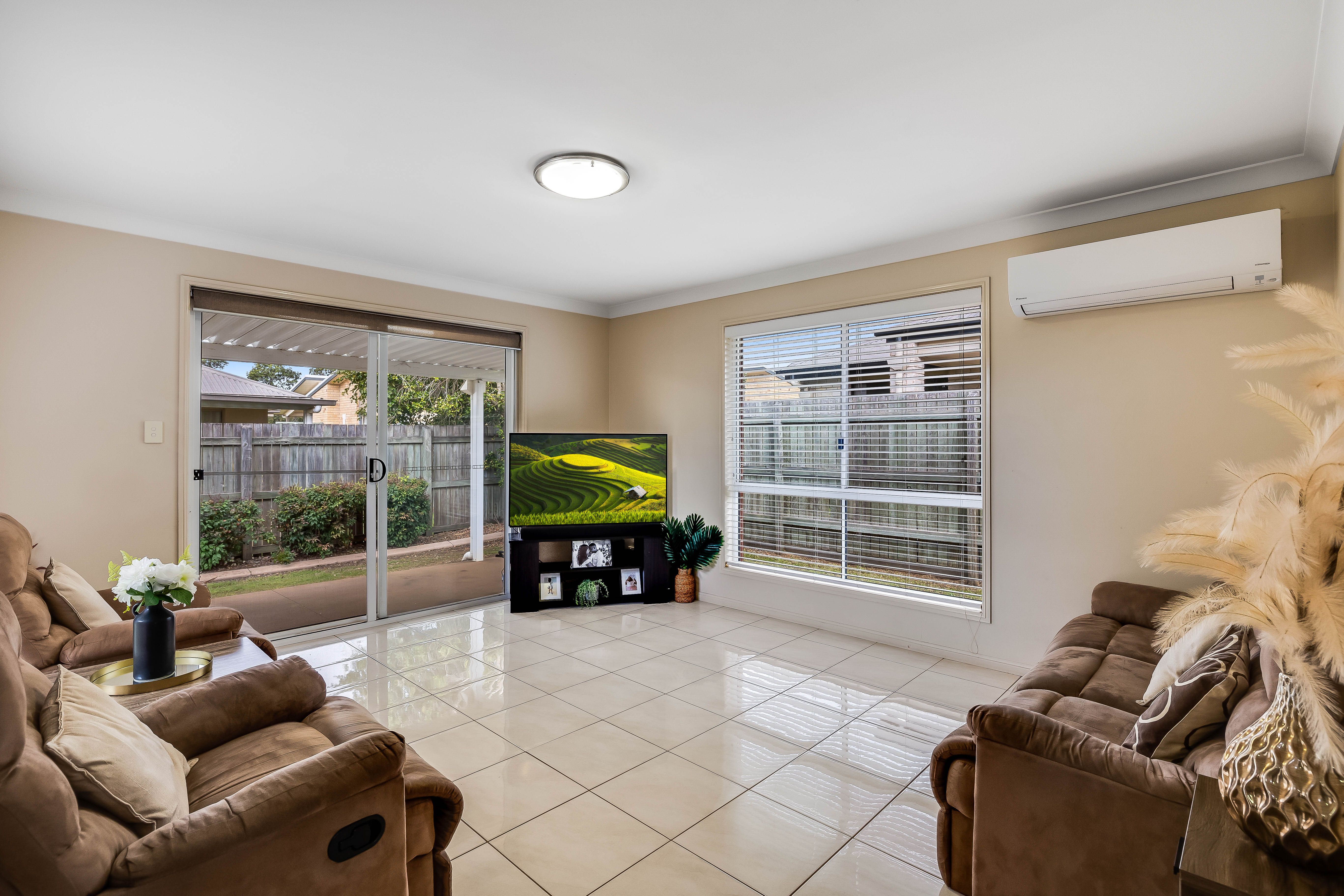 Unit 2/6 Sambar Court, Kearneys Spring, QLD 4350