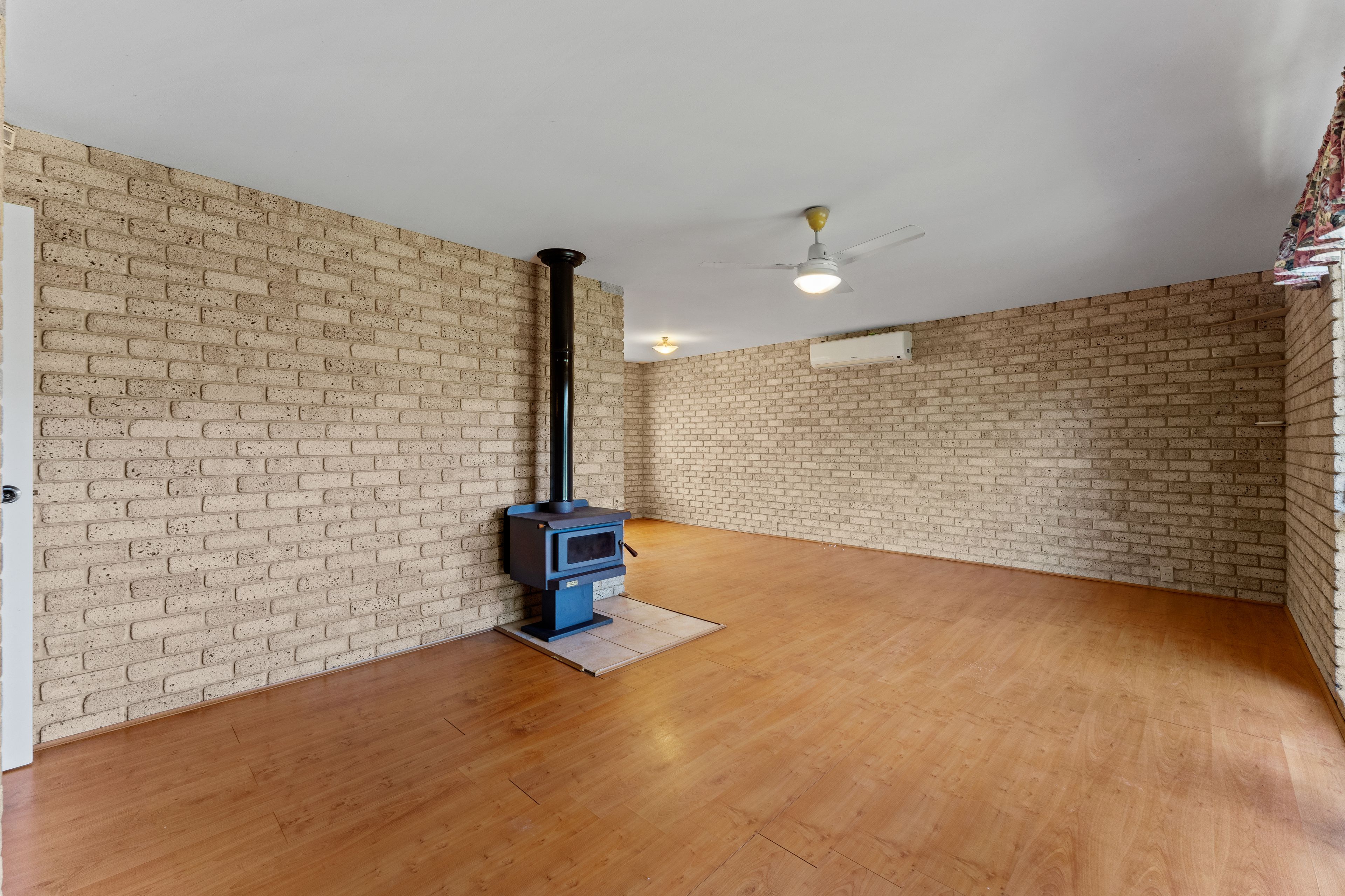 1120 Baldivis Road — photo 3 of 24