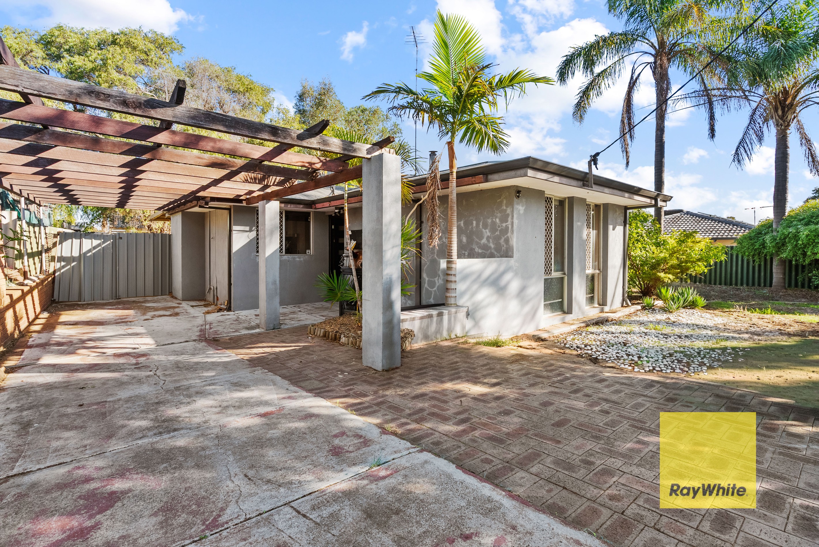 13 Corring Way, Parmelia, WA 6167