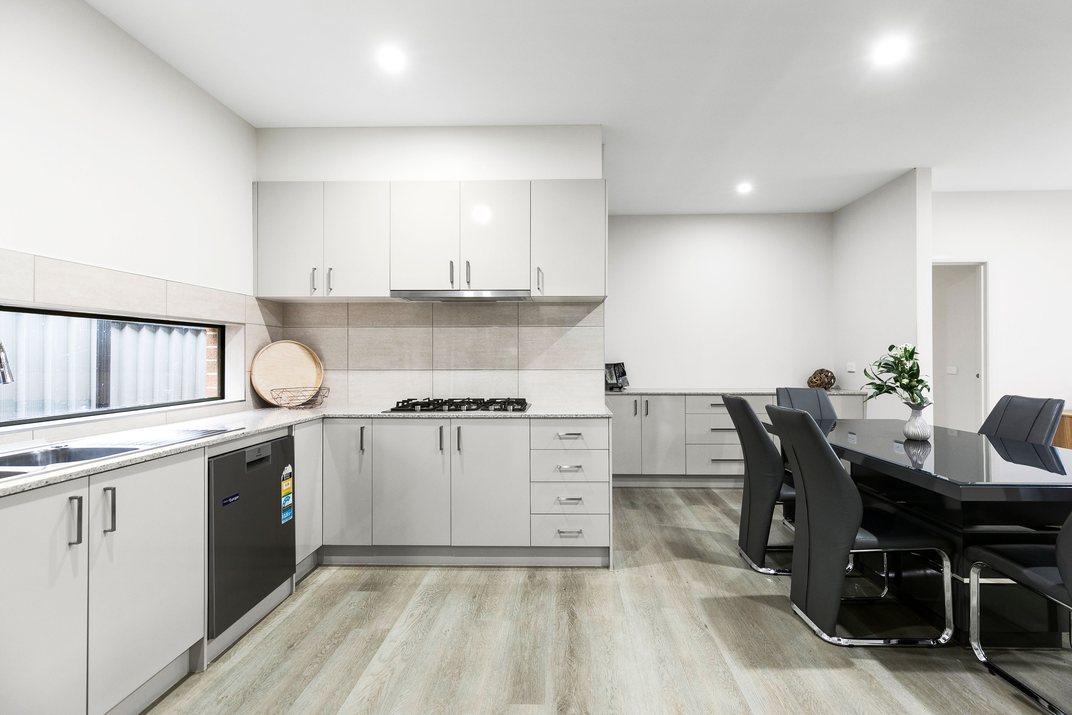 27 Parish Court — photo 8 of 16