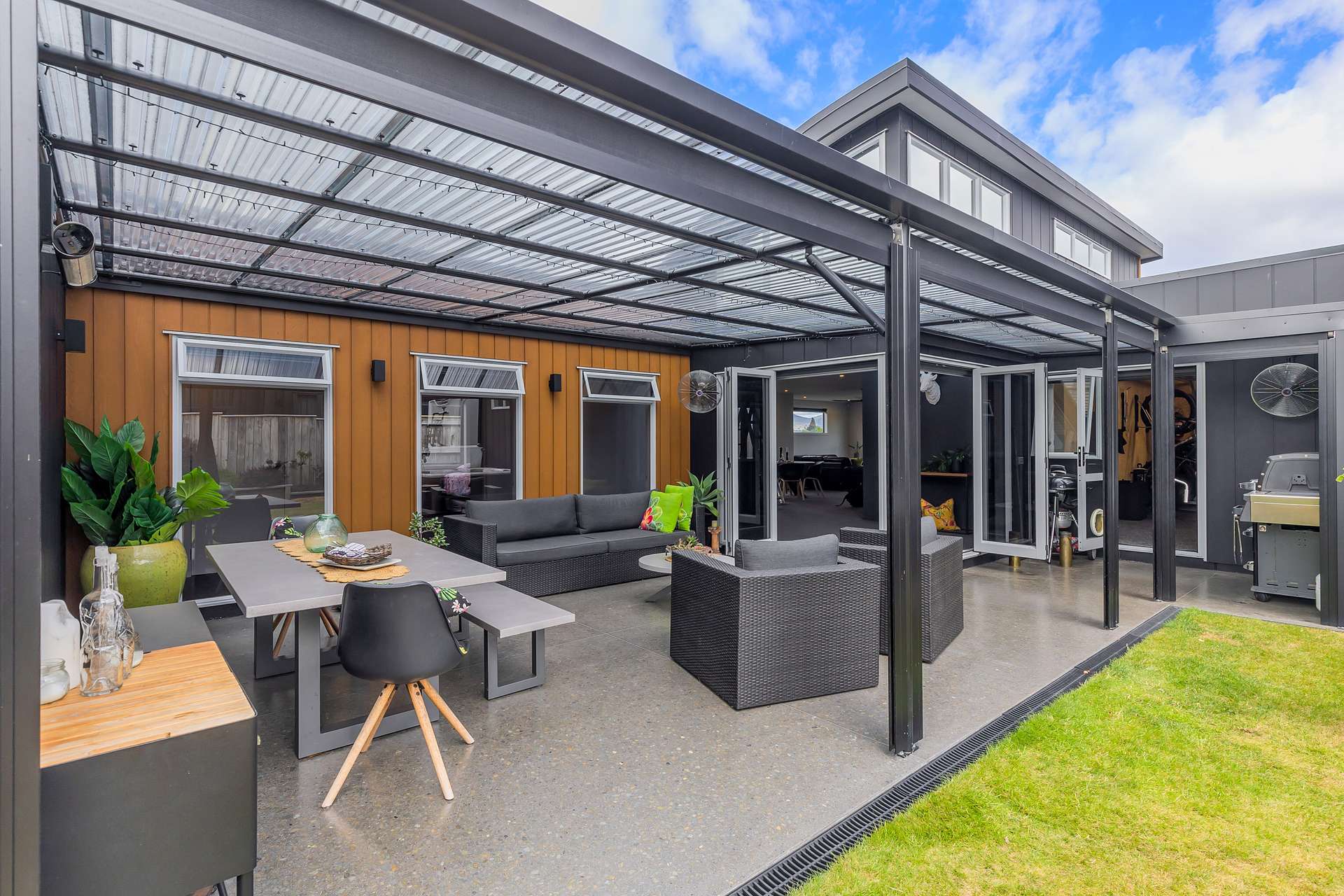 204 Acacia Bay Road photo 1