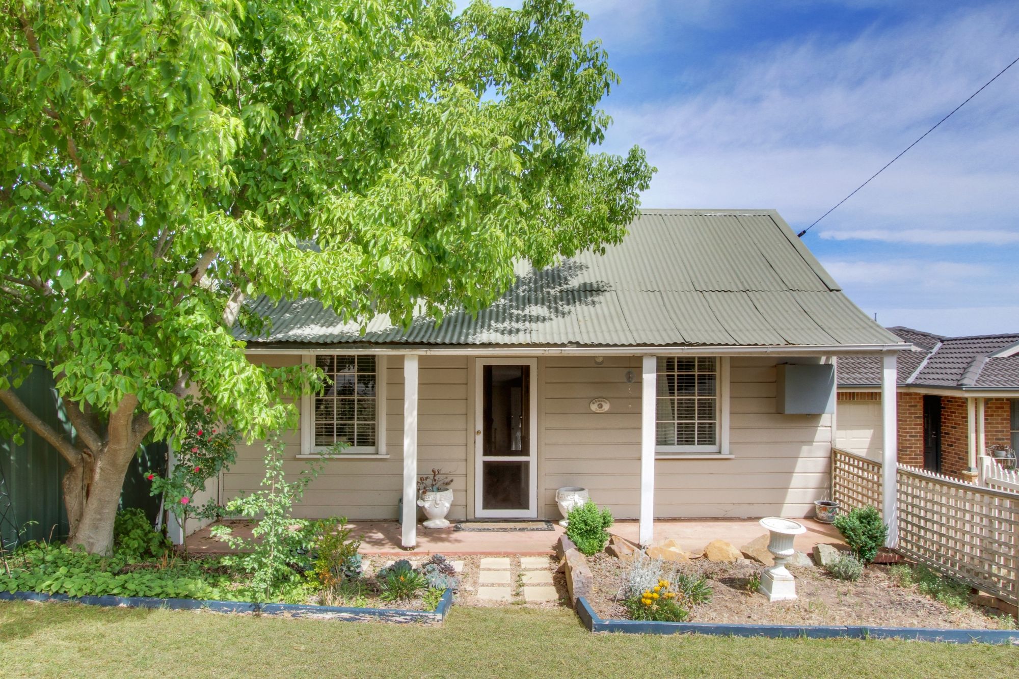 6 Eleanor Street