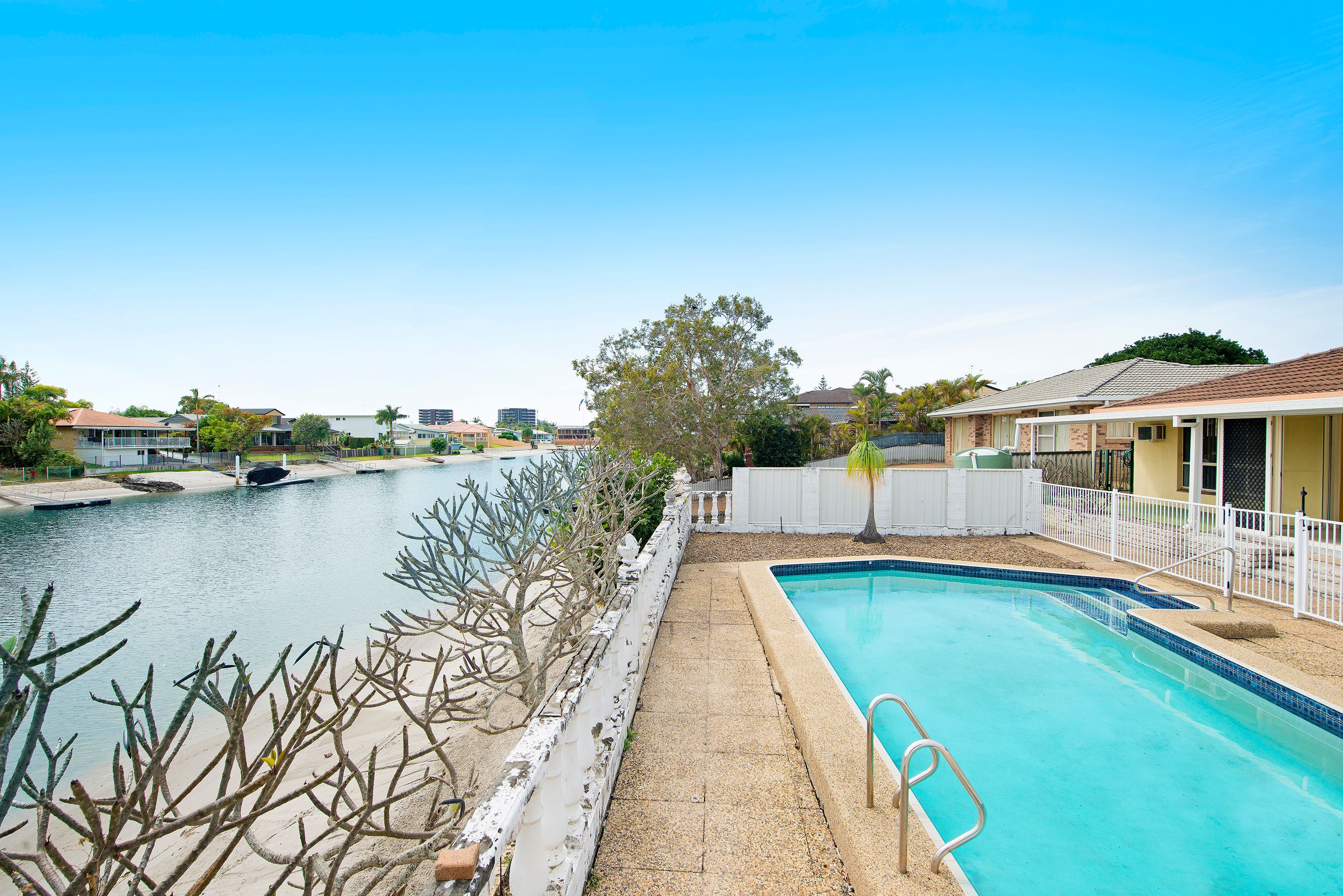 18 Sundowner Court, Mermaid Waters, QLD 4218