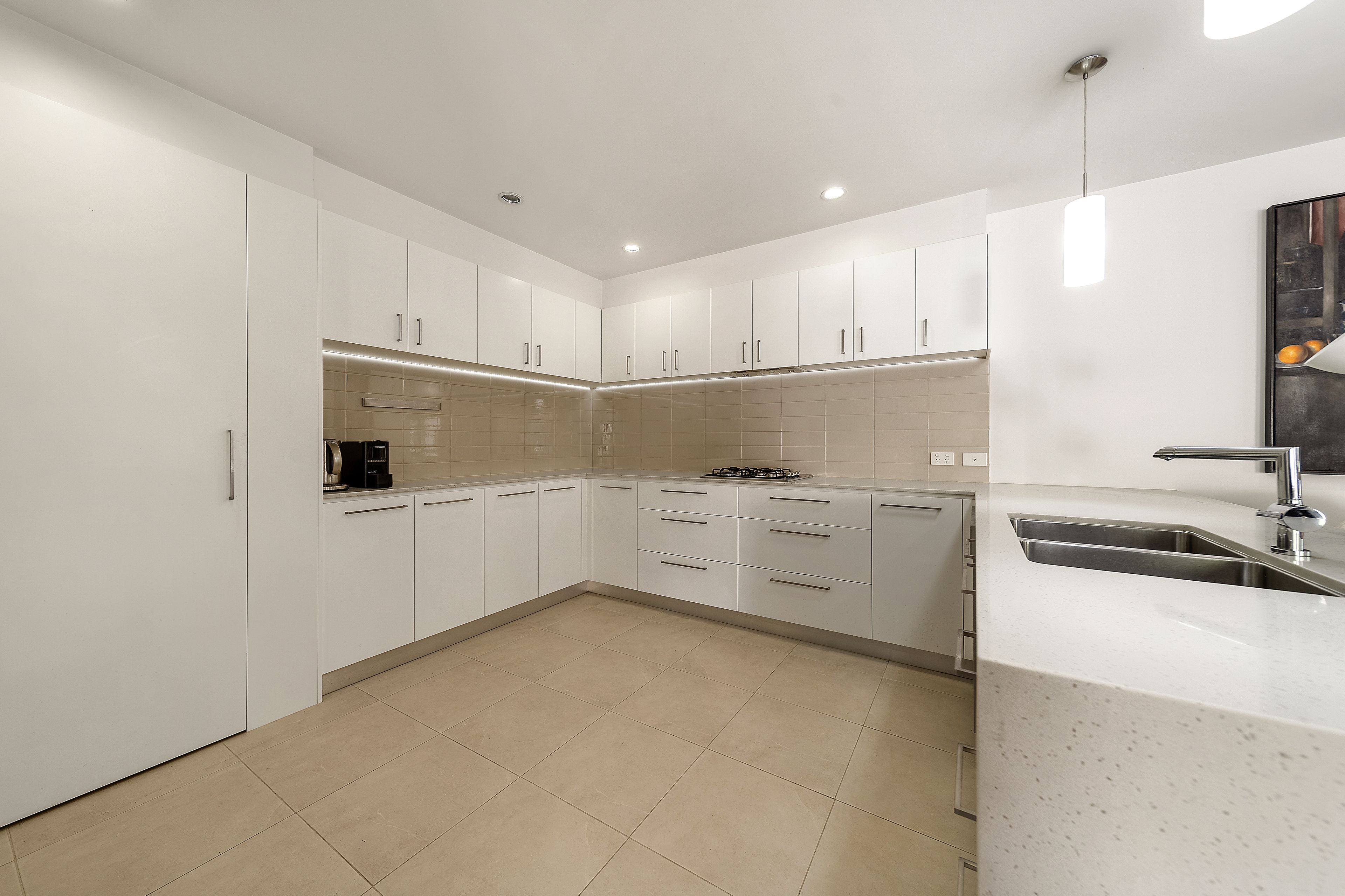 2 Kneeshaw Street, Monash, ACT 2904