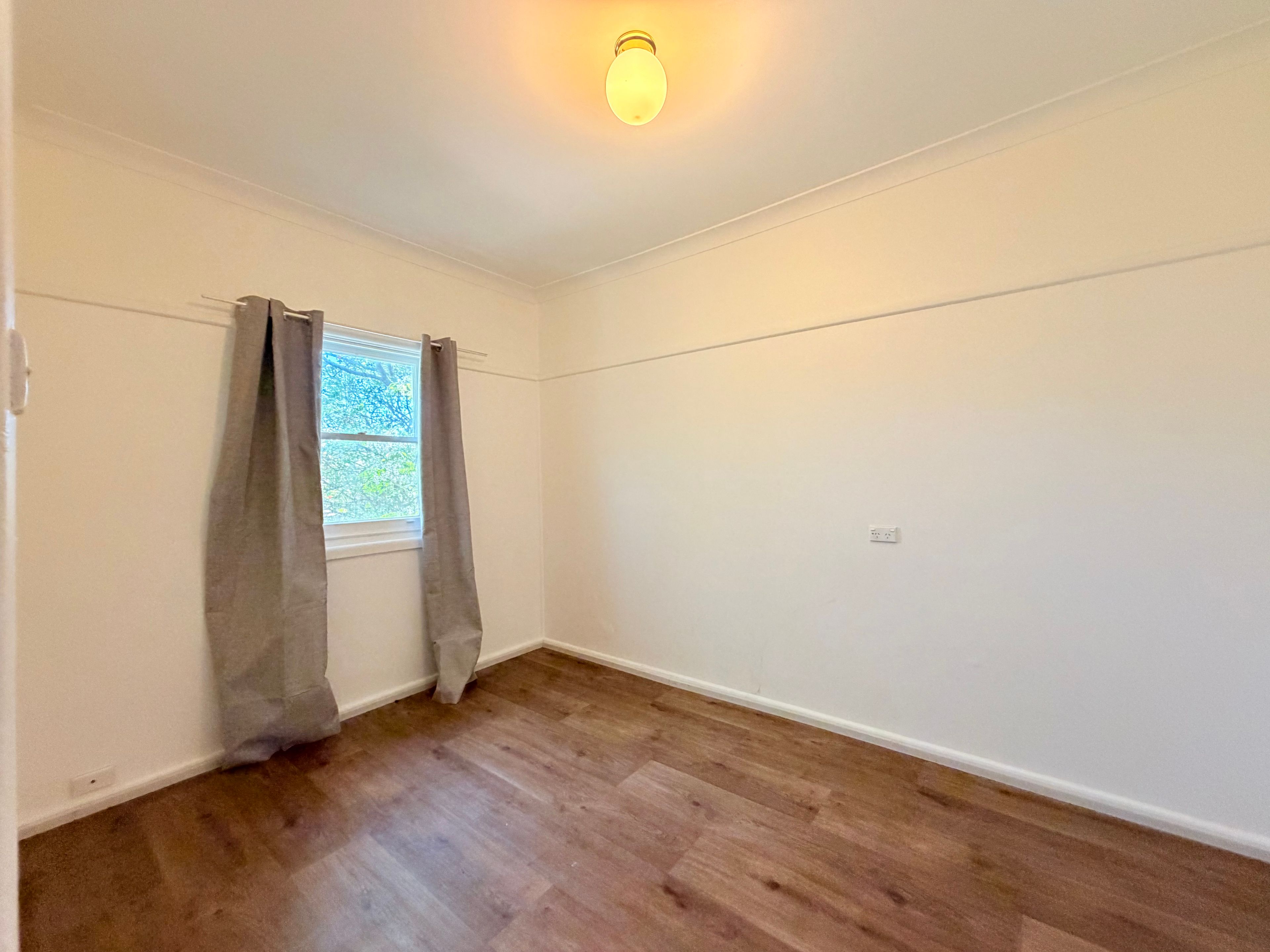 11 Caswell Street — photo 7 of 10