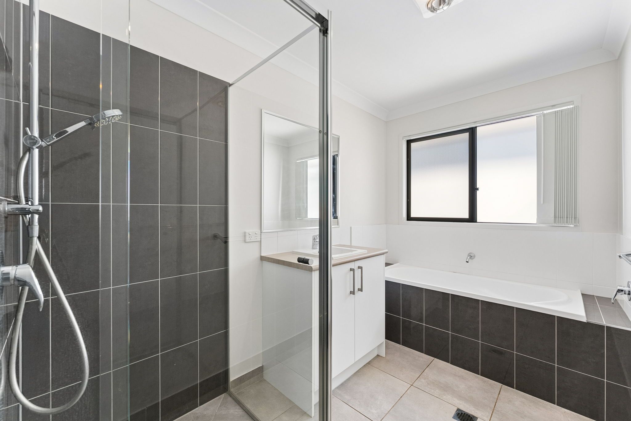 63 Roberts Crescent — photo 11 of 19