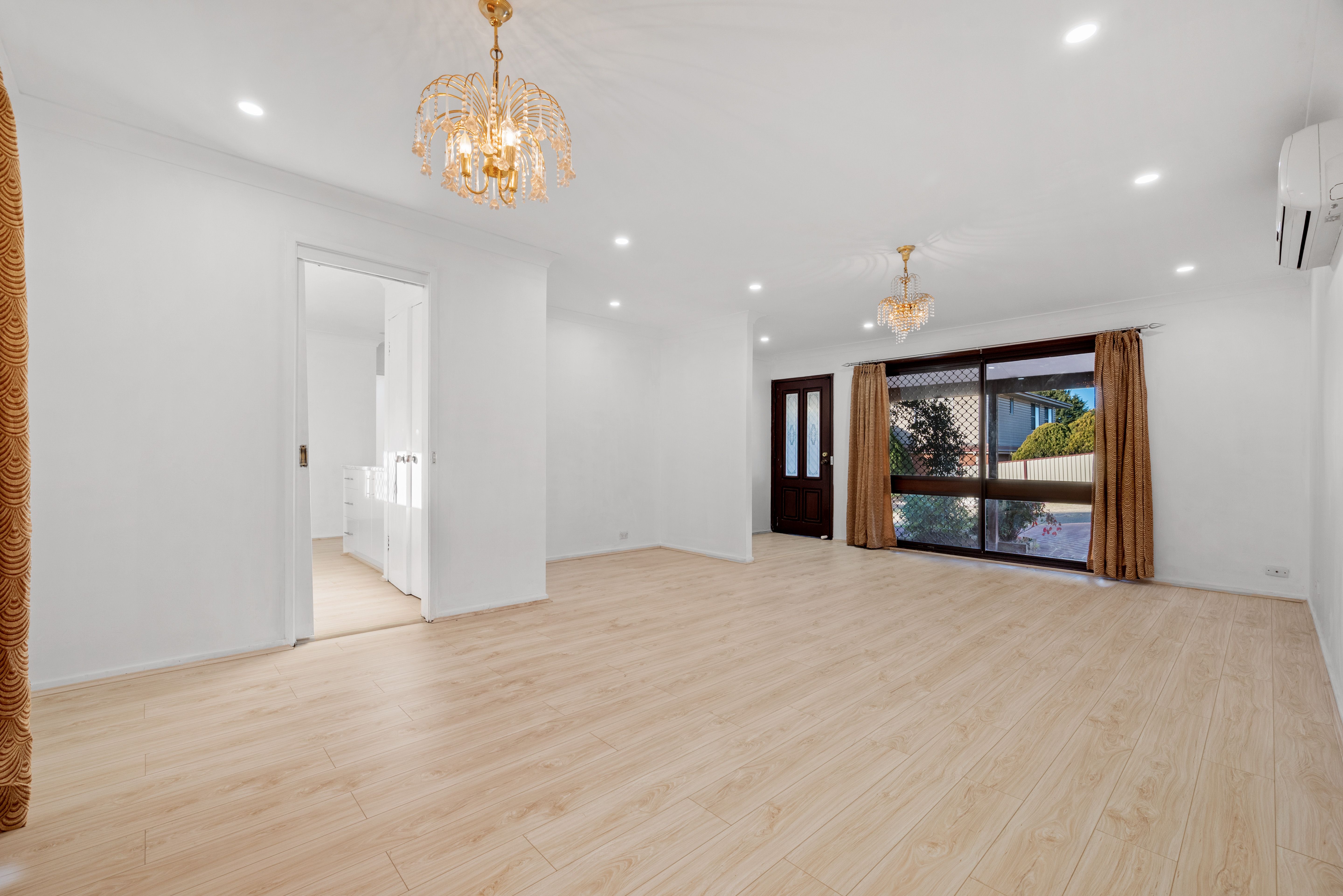 70 & 70A Cleopatra Drive, Rosemeadow, NSW 2560