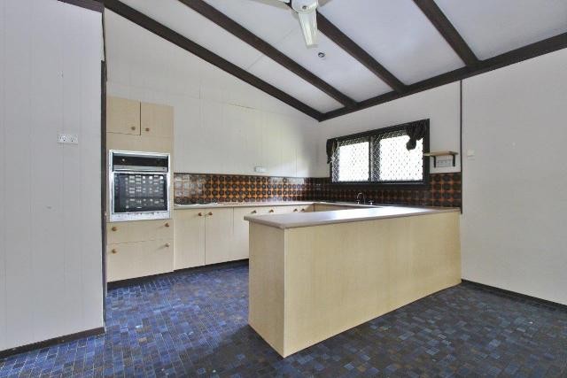 4 Hickory Street, Holloways Beach, QLD 4878