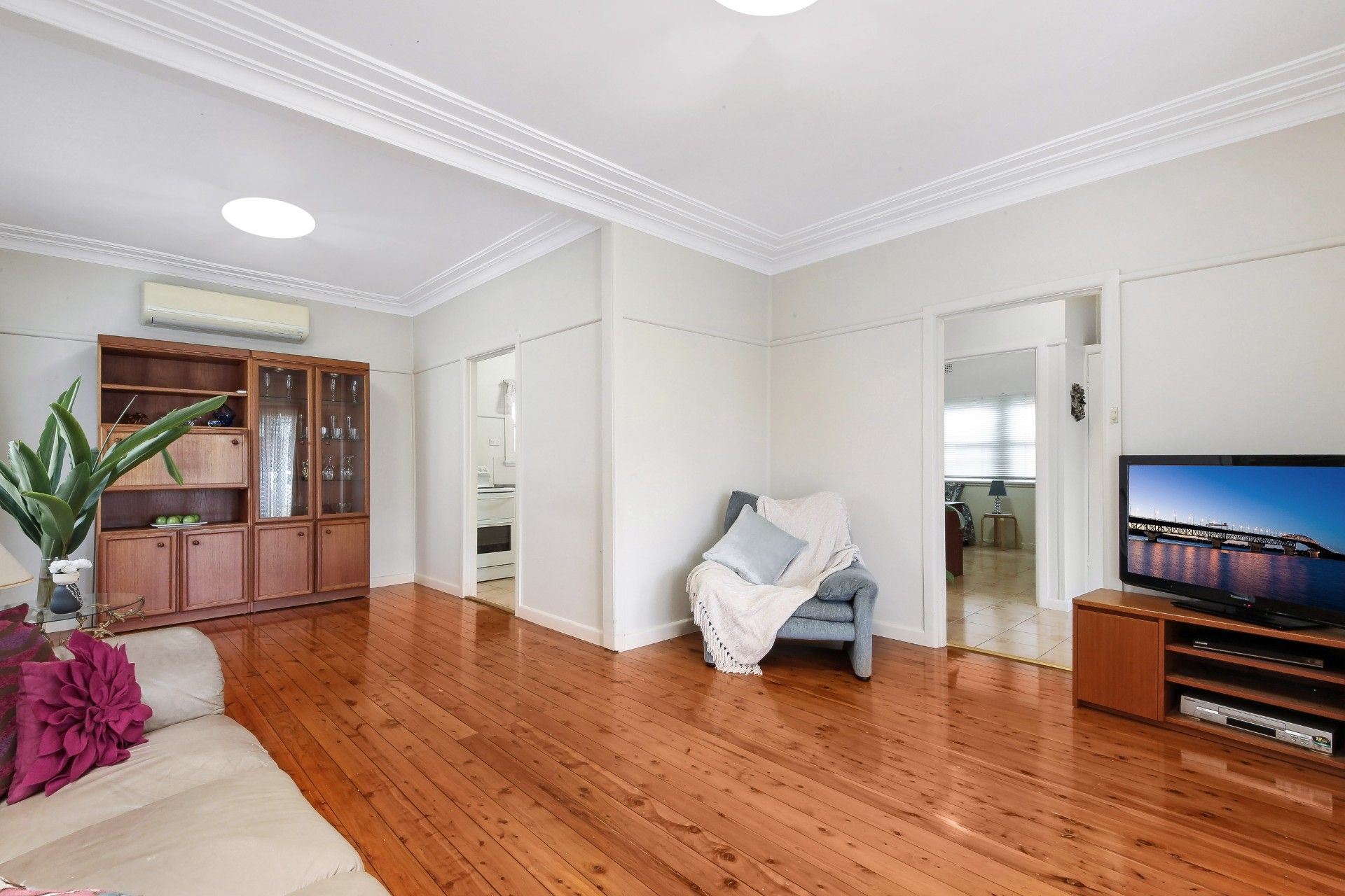 35 Glenn Avenue — photo 12 of 14