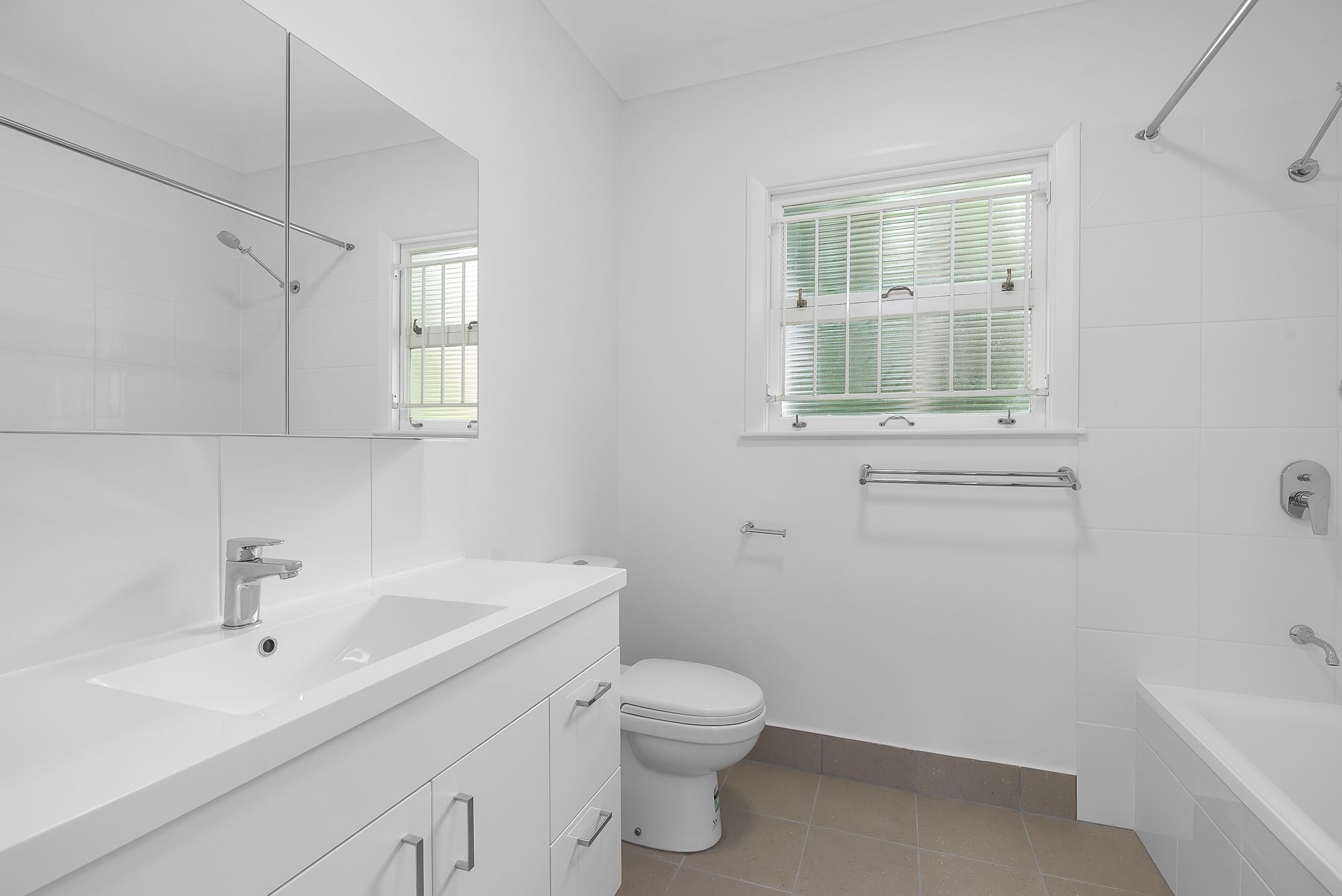 653 Moggill Road — photo 8 of 9