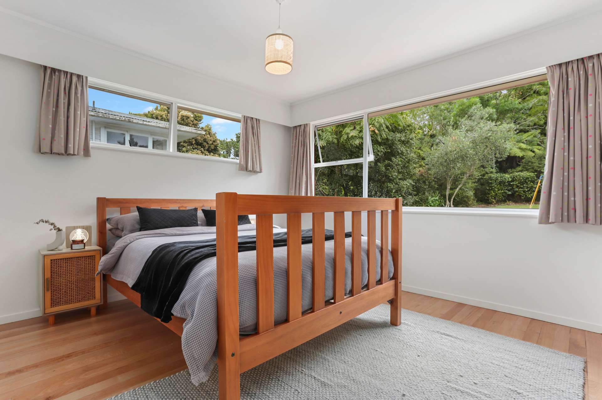 52 Rimutaka Place photo 6