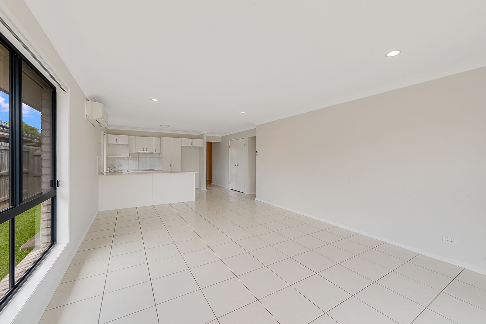28 Pencarrow Crescent, Raceview, QLD 4305