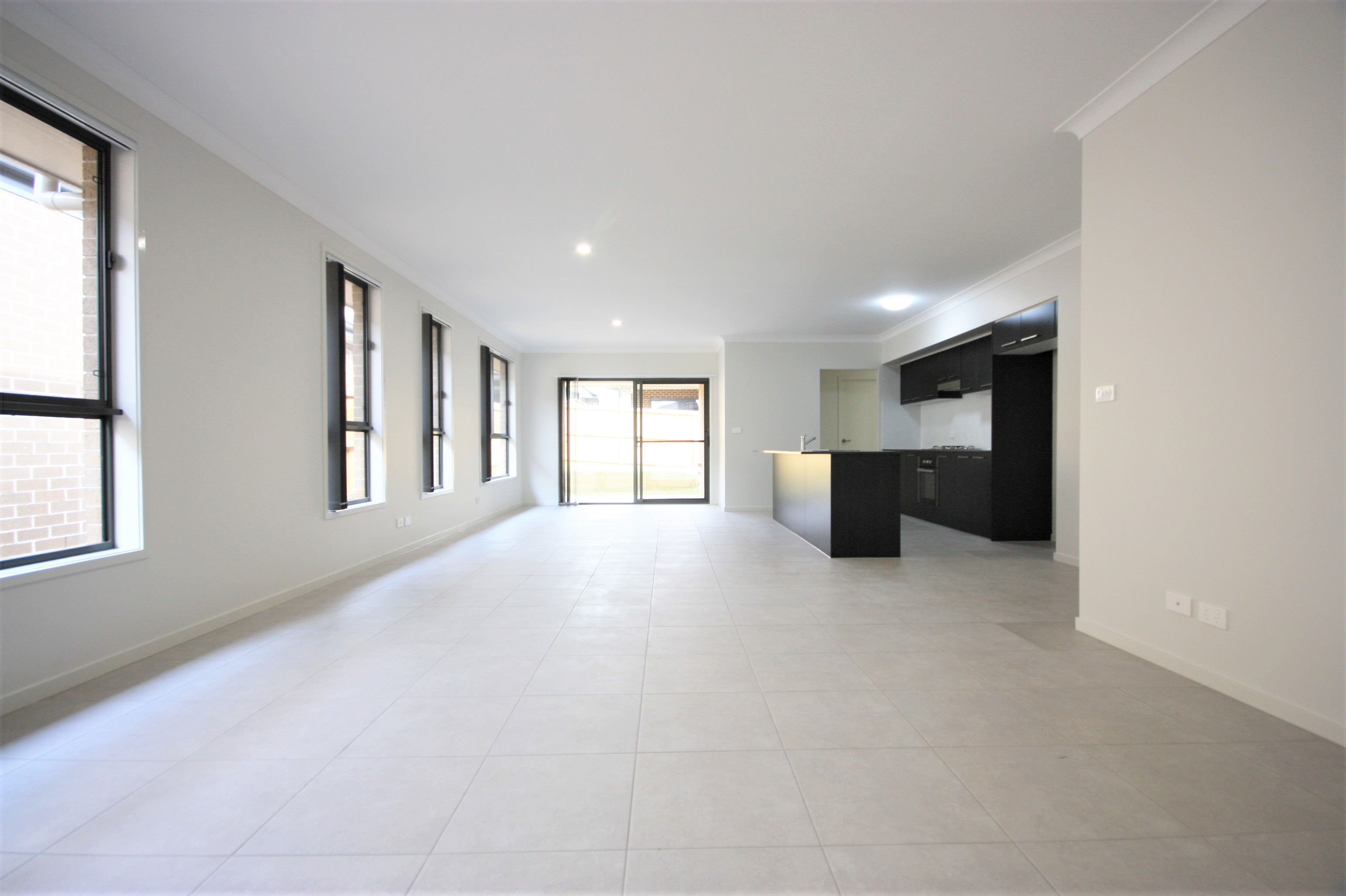 10 Parrot Avenue, Elderslie, NSW 2570